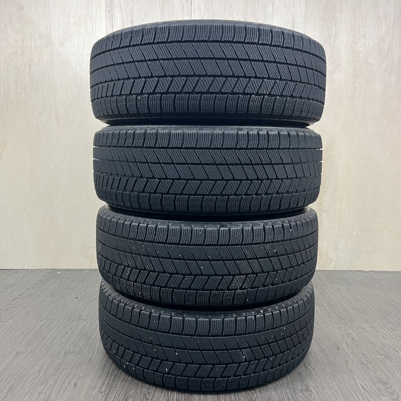 215/60 R16 Bridgestone BLIZZAK VRX3 — 26 600 ¥/комплект