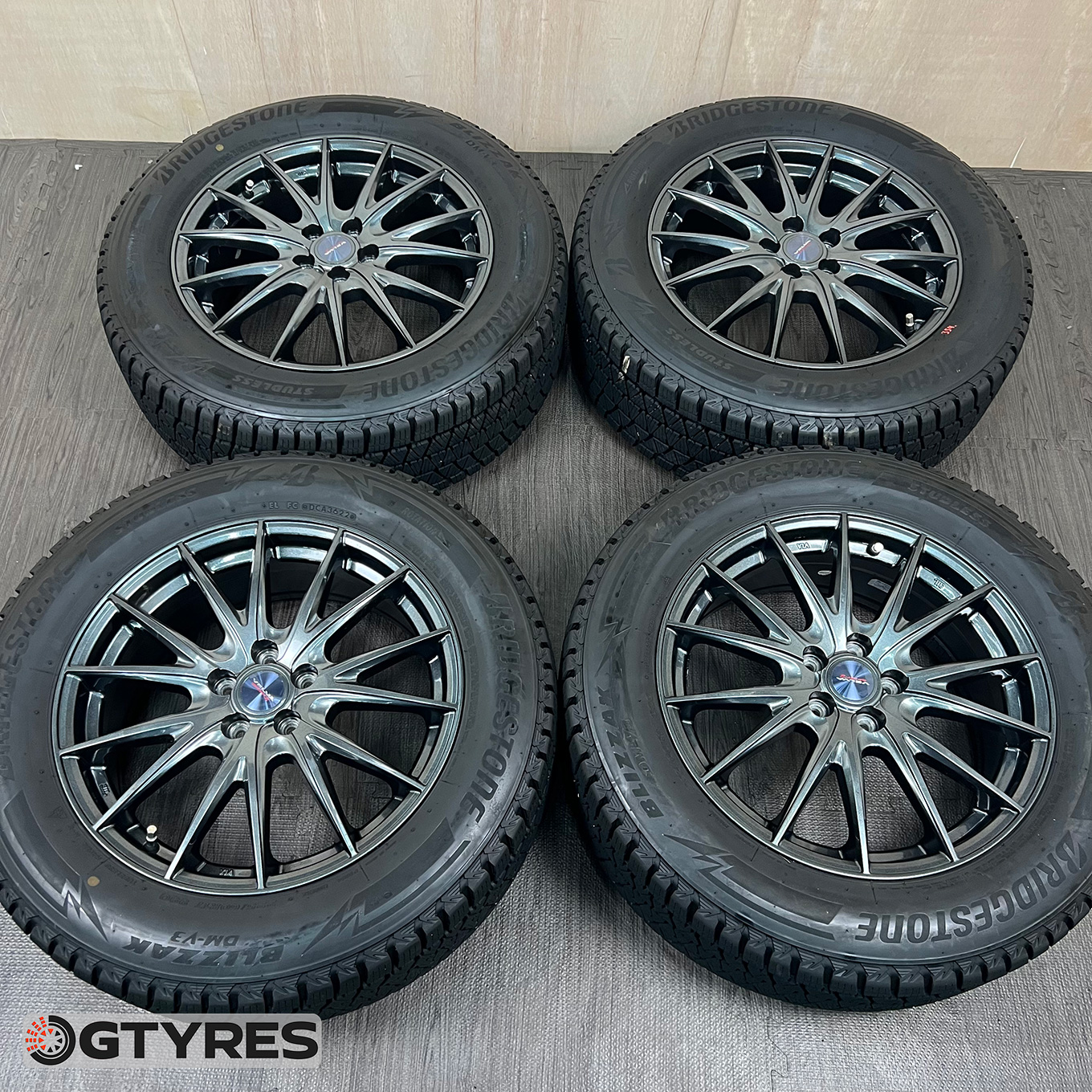 225/60 R17 Bridgestone BLIZZAK DM-V3 — 30 752 ¥/комплект
