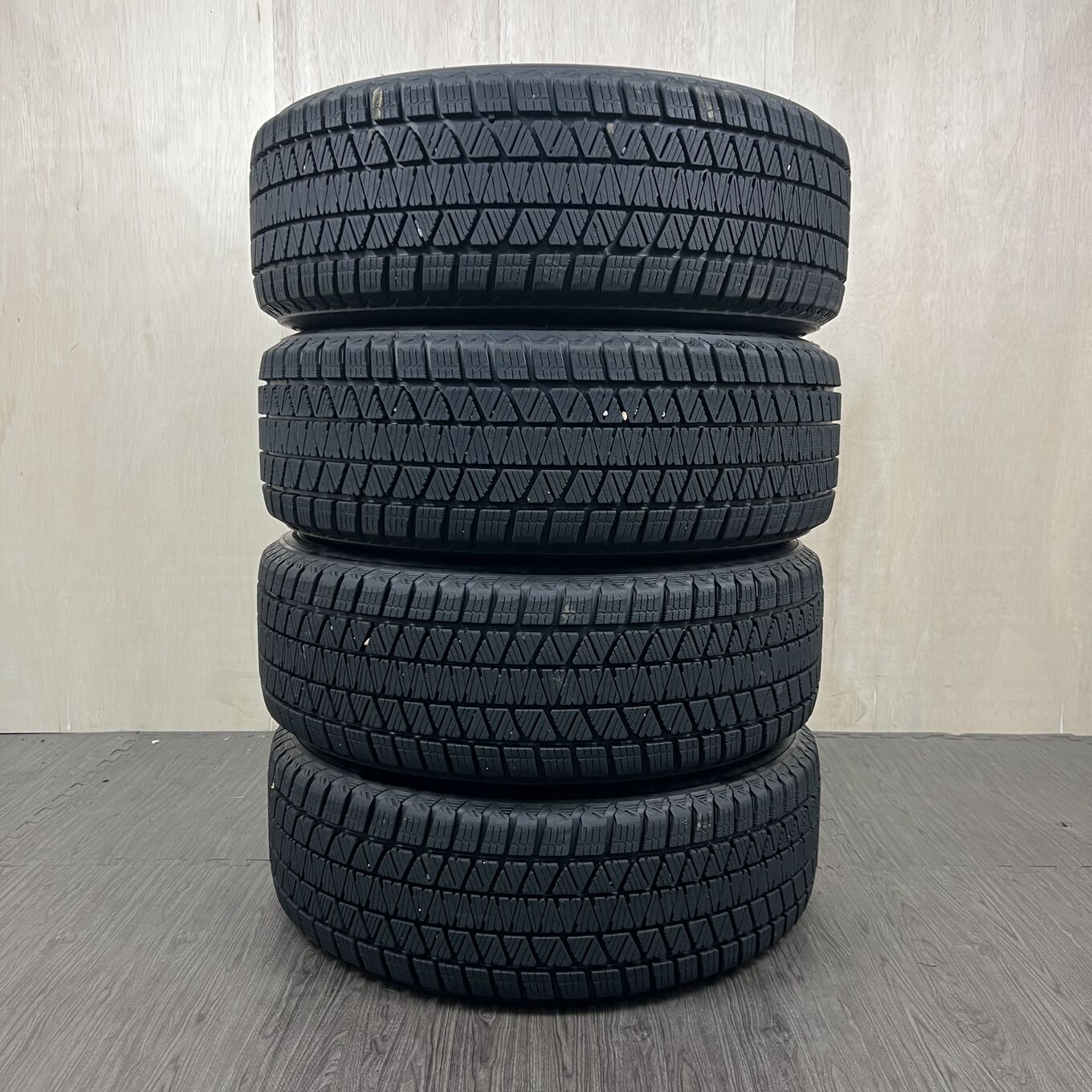 225/60 R17 Bridgestone BLIZZAK DM-V3 — 25 500 ¥/комплект