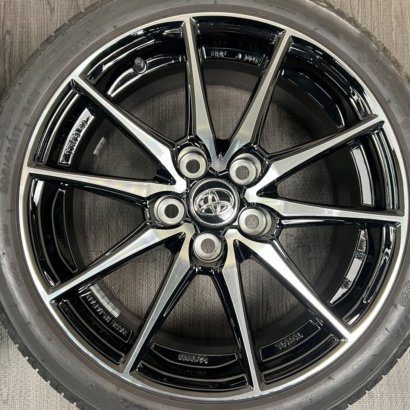 Bridgestone YARIS GR 205/45 R17, фото 3