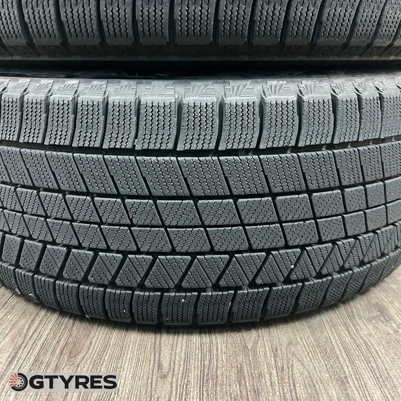 Bridgestone BLIZZAK VRX3 225/50 R18, фото 2