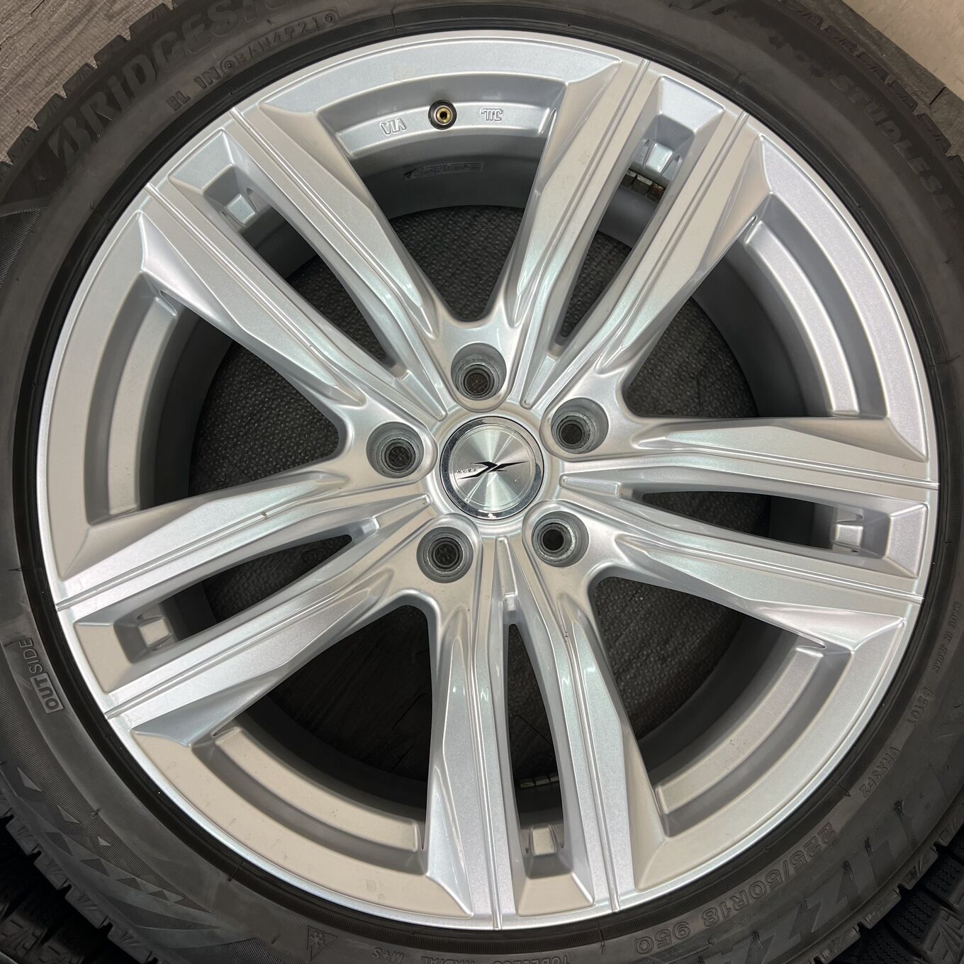 Bridgestone SCREW 225/50 R18, фото 4