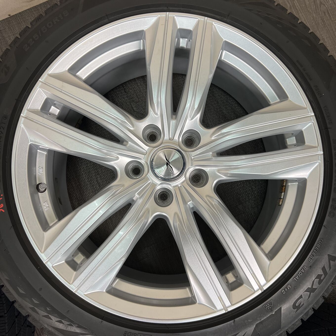 Bridgestone SCREW 225/50 R18, фото 5