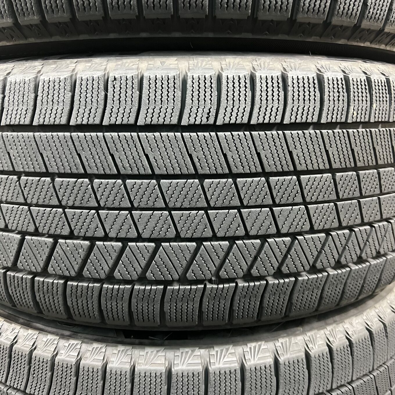 Bridgestone BLIZZAK VRX3 225/50 R18, фото 4