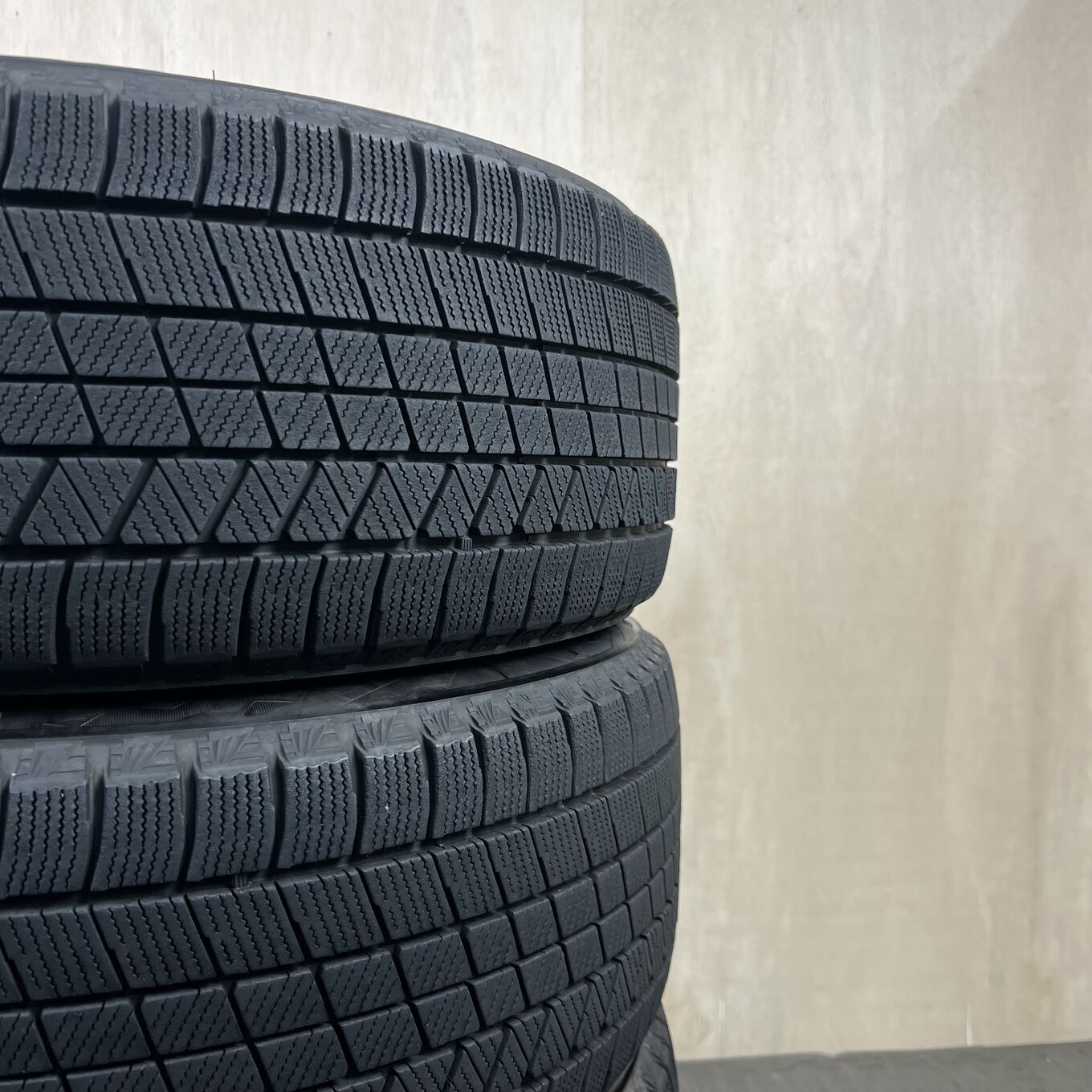 Bridgestone BLIZZAK VRX3 225/50 R18, фото 6