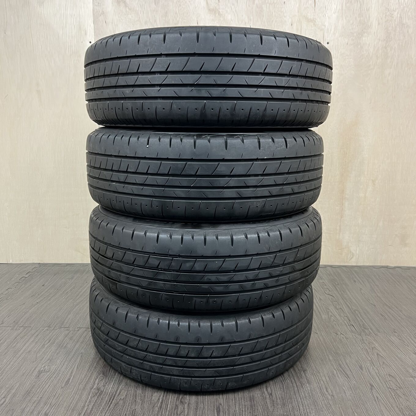 195/60 R16 Bridgestone PLAYZ PX-RV II — 12 600 ¥/комплект