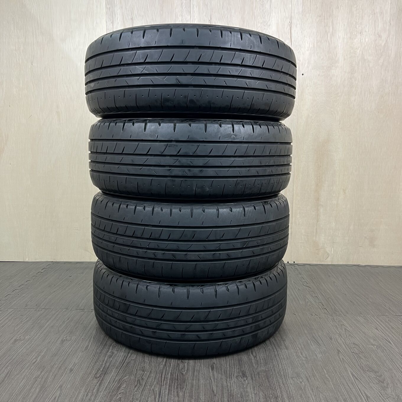 215/60 R16 Bridgestone PLAYZ PX-RV II — 12 600 ¥/комплект