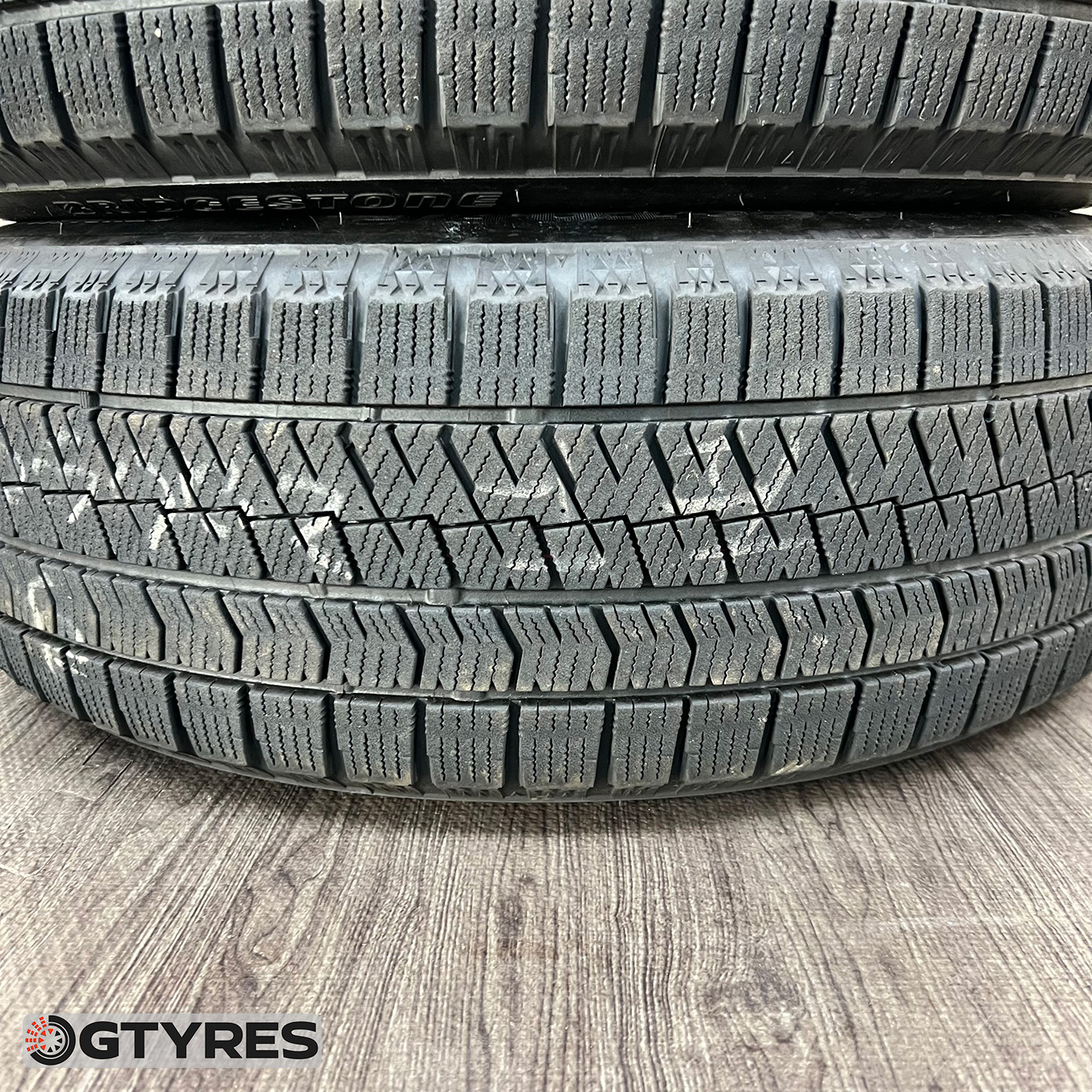 Bridgestone BLIZZAK VRX2 215/60 R17, фото 2