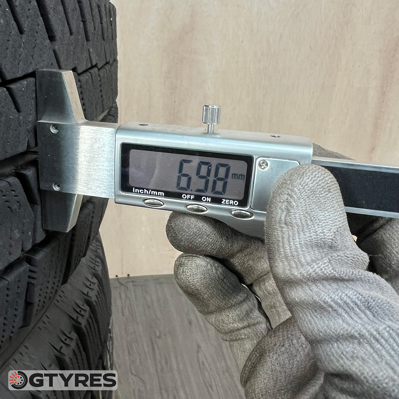 Bridgestone BLIZZAK VRX2 215/60 R17, фото 6