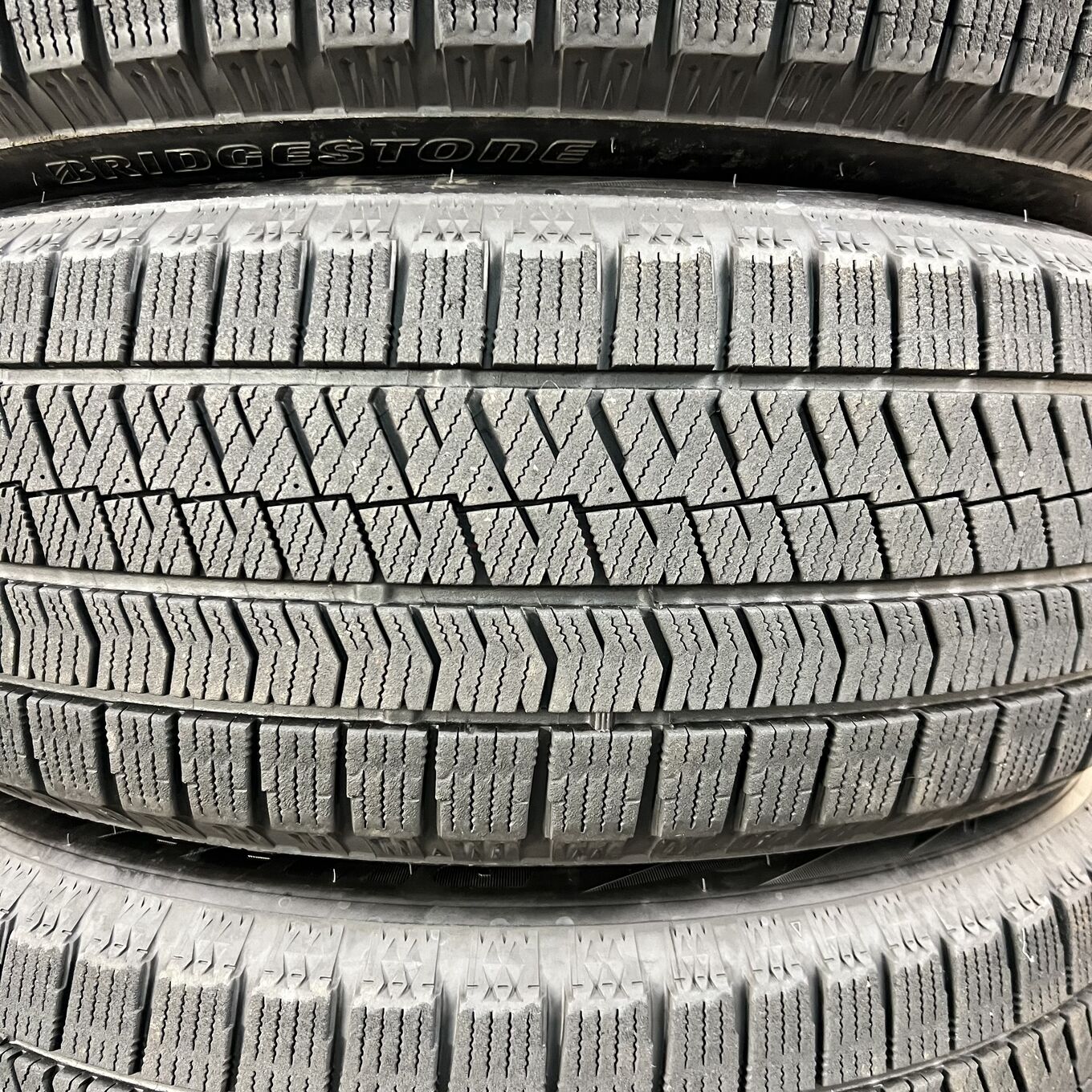 Bridgestone BLIZZAK VRX2 215/60 R17, фото 3
