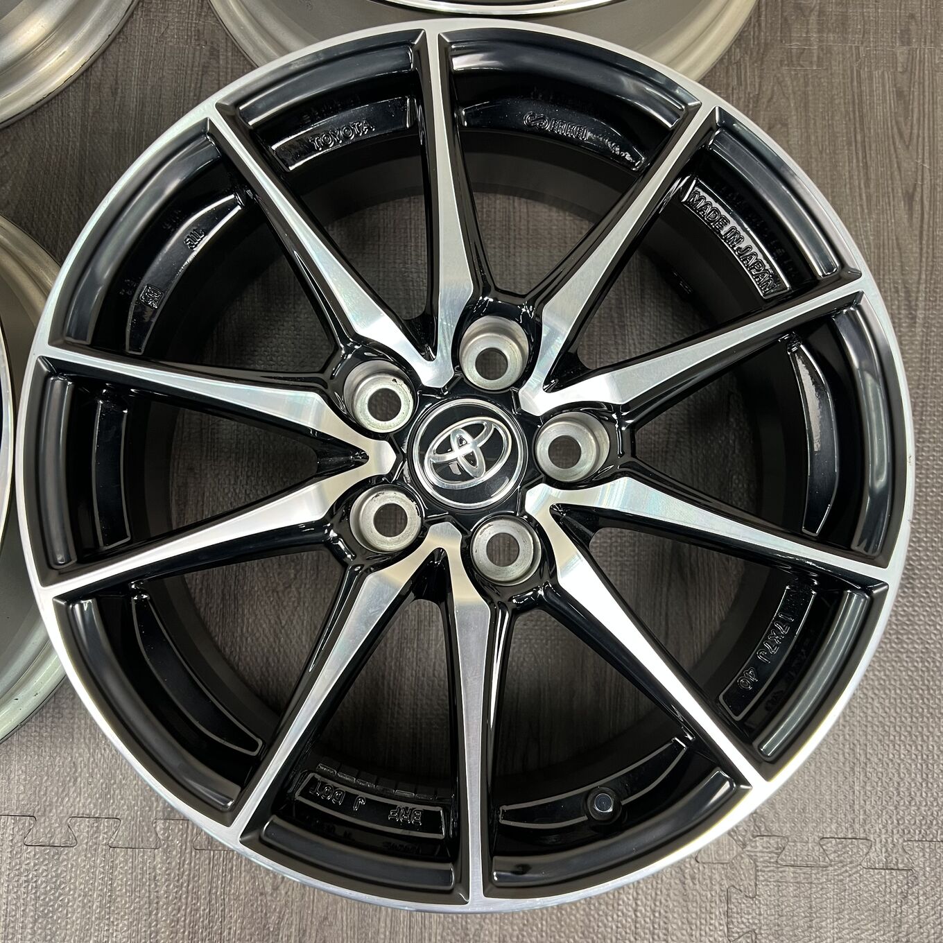 Toyo YARIS GR R17 7J ET40 5x114.3, фото 3