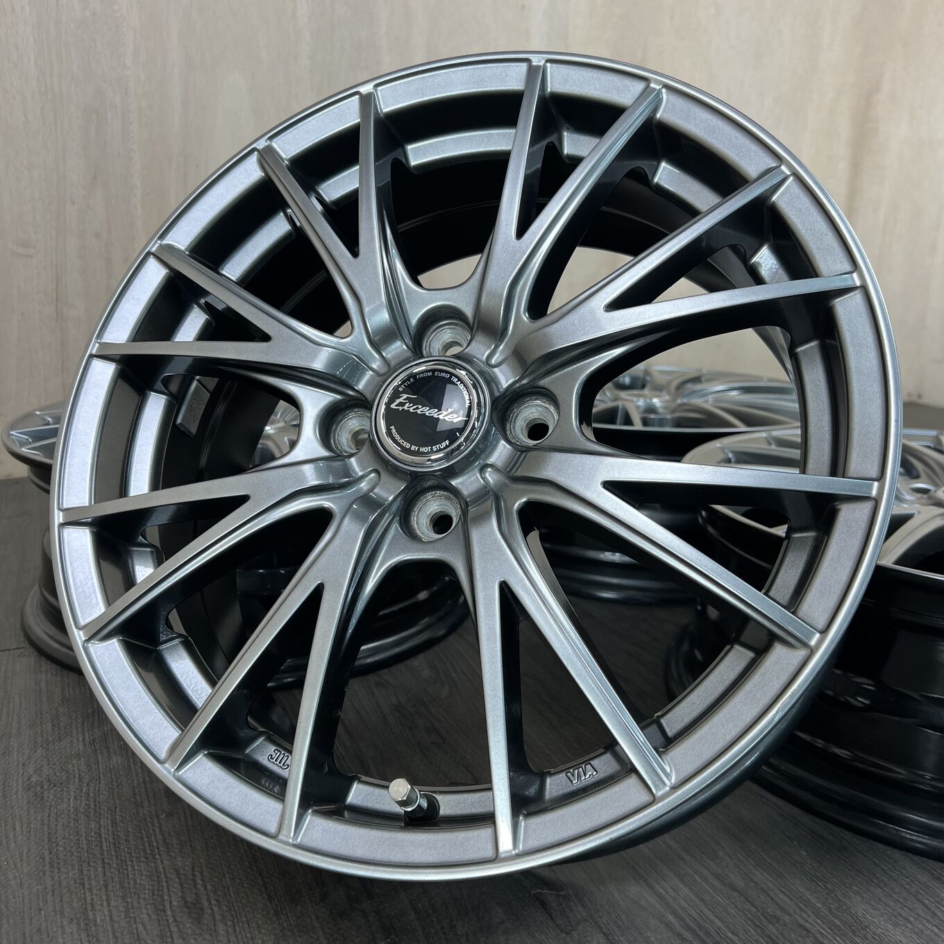 R16 6J ET45 4x100 EXCEEDER E05 — 36 600 ¥/комплект