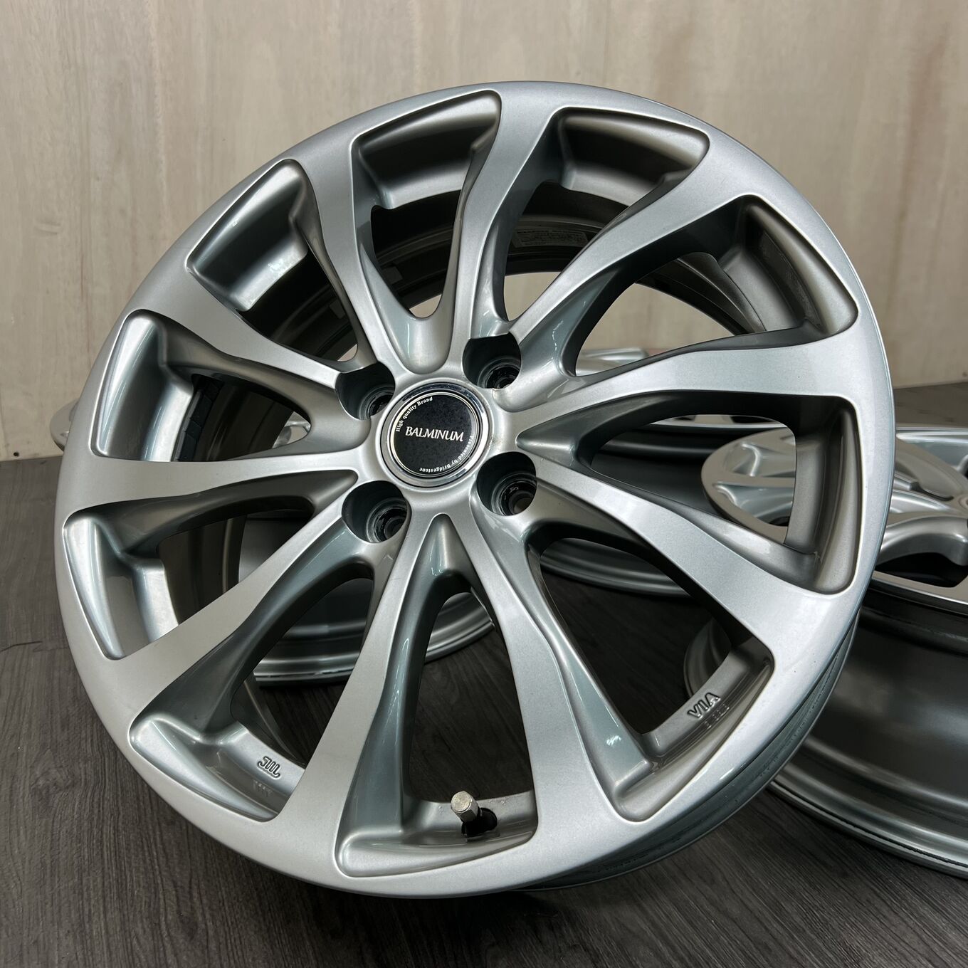 Б/У диск R16 6J ET40 4x100 Bridgestone BALMINUM TR-10, артикул 403D40925