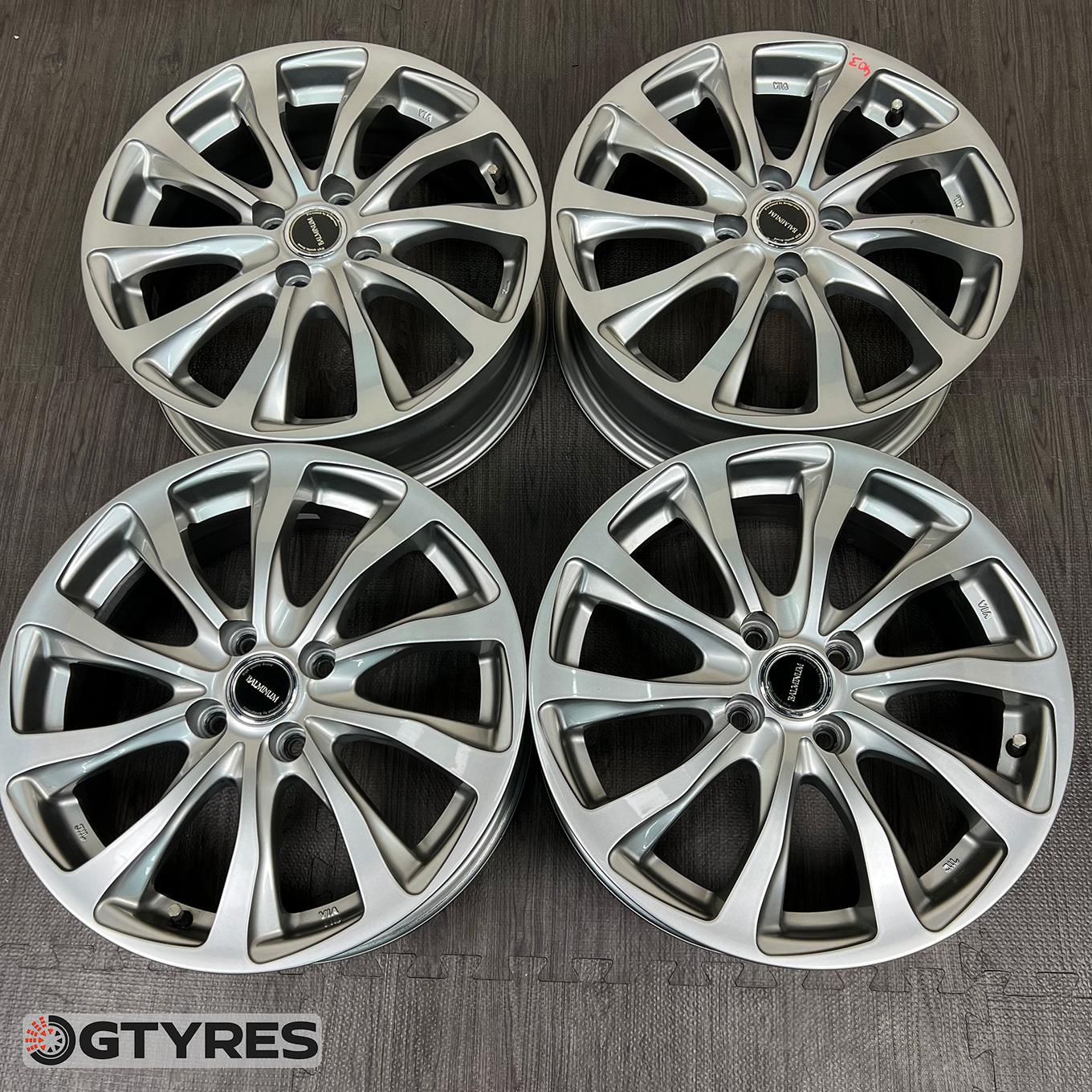 205/60 R16 Goodyear ICE NAVI 6 — 23 400 ¥/комплект