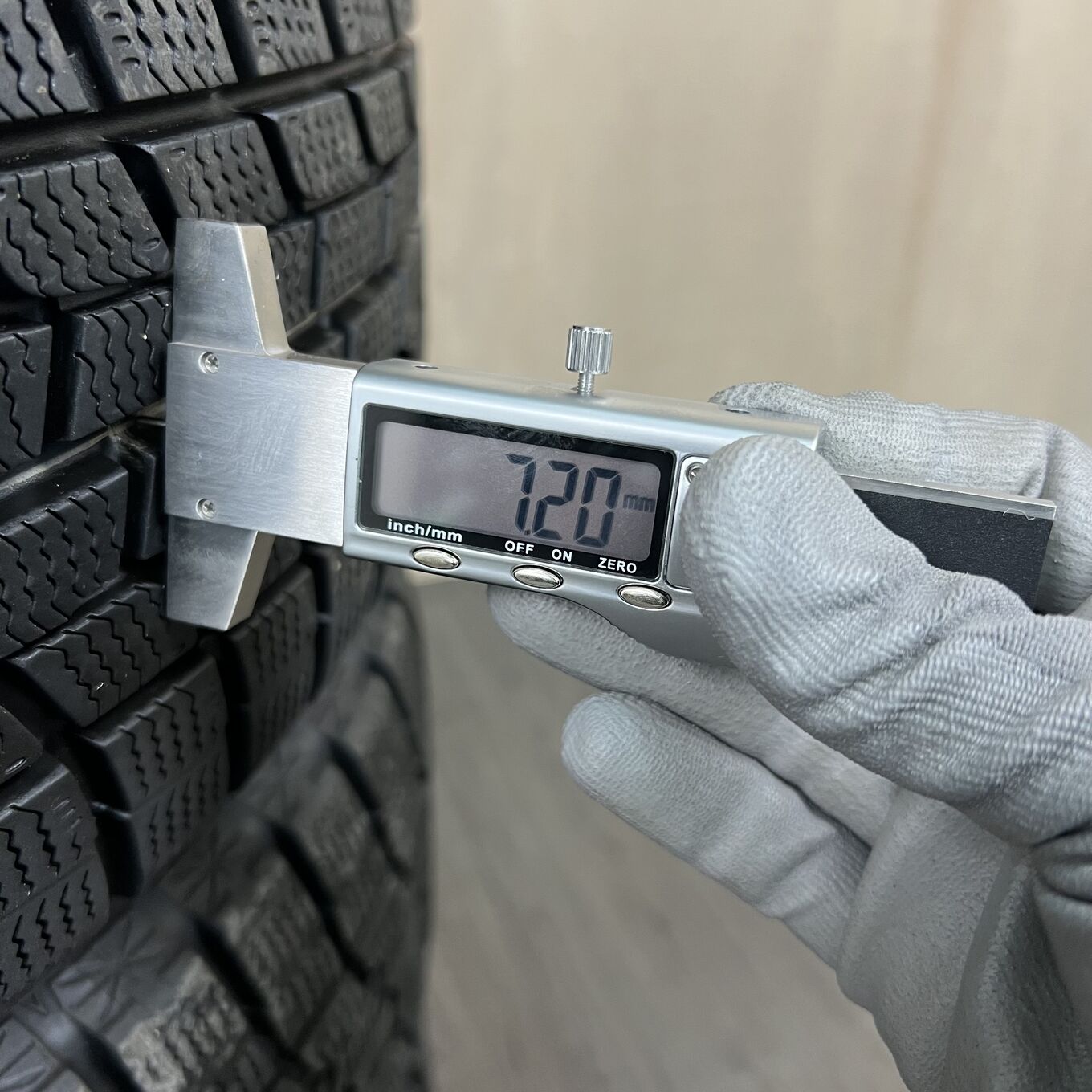 Goodyear ICE NAVI 6 205/60 R16, фото 2