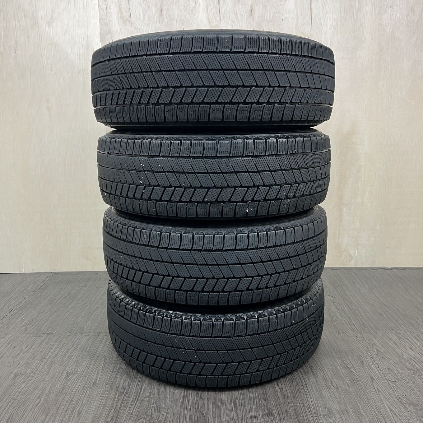 205/65 R16 Bridgestone BLIZZAK VRX3 — 21 100 ¥/комплект