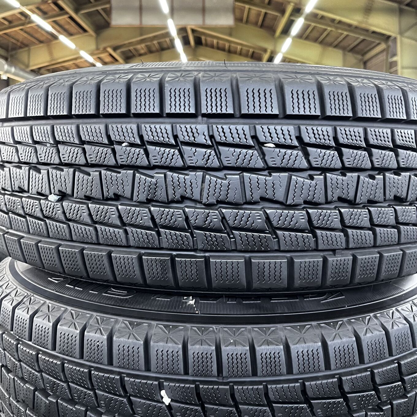 Goodyear ICE NAVI SUV 225/65 R17, фото 2