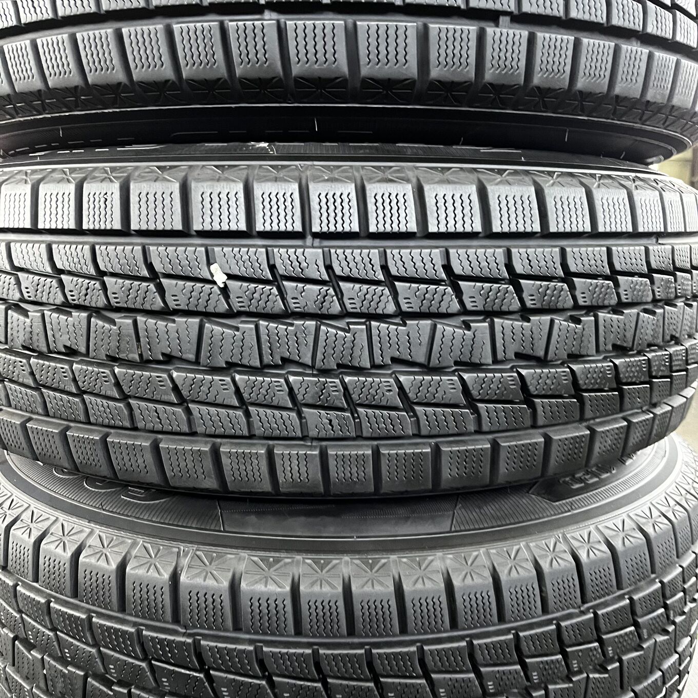 Goodyear ICE NAVI SUV 225/65 R17, фото 3