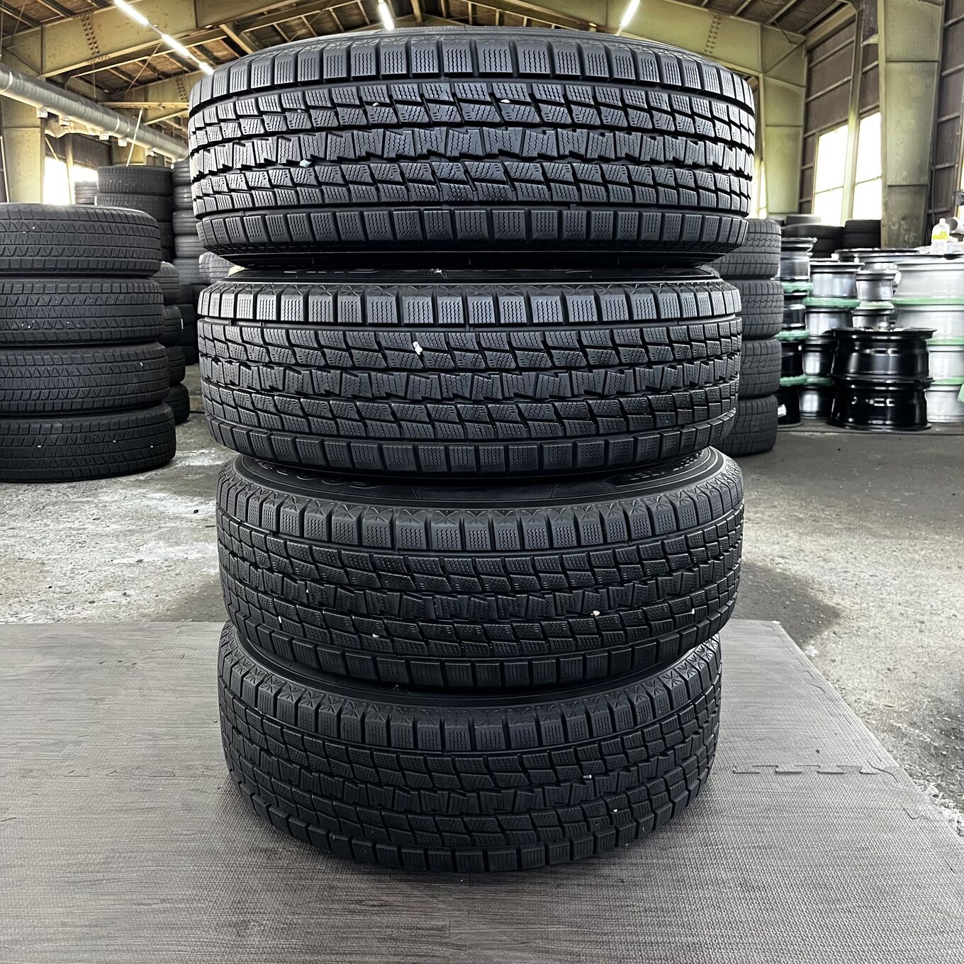 225/65 R17 Goodyear ICE NAVI SUV — 16 900 ¥/комплект