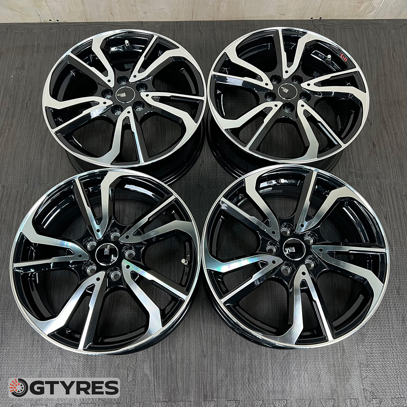 205/60 R16 Dunlop WINTERMAXX WM03