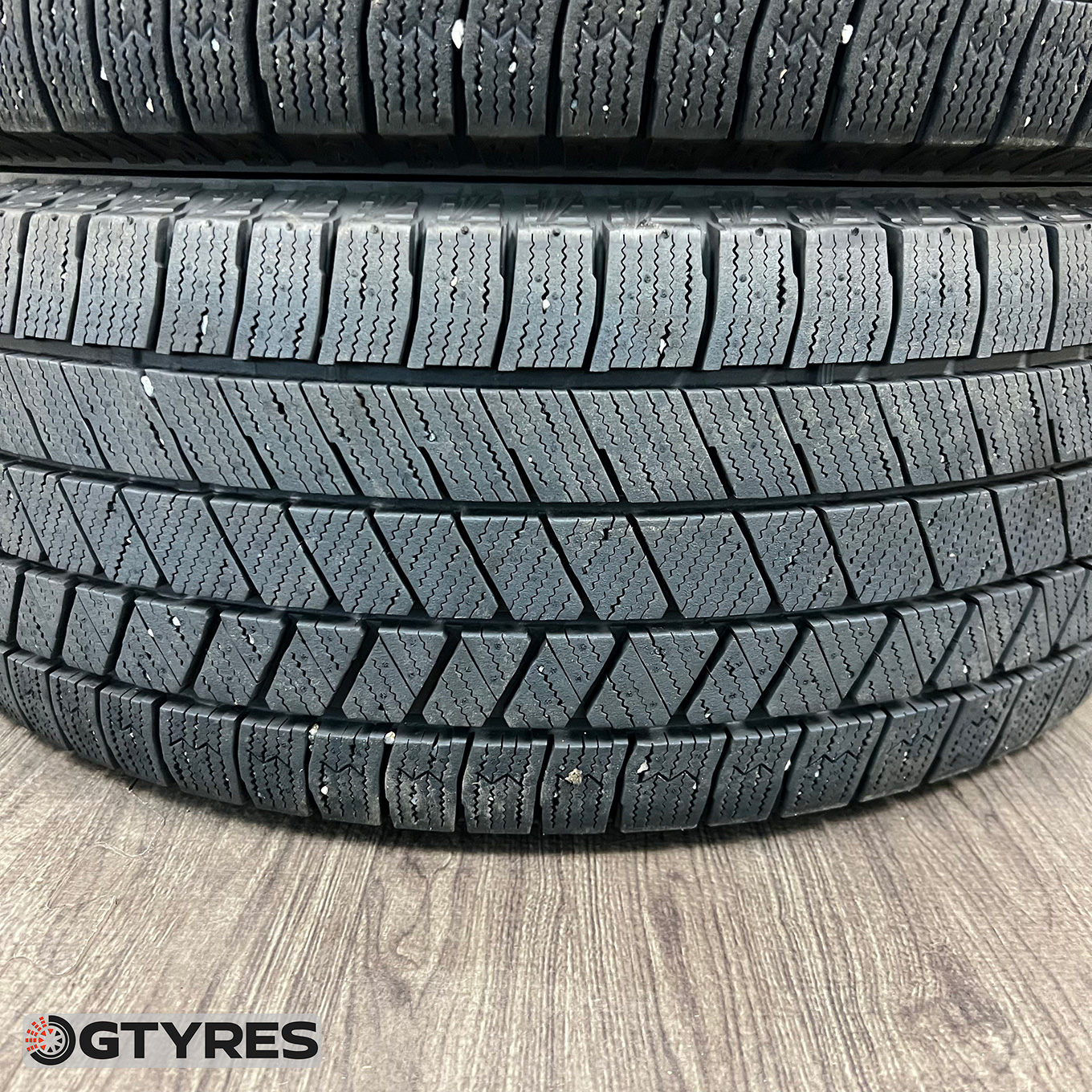 Bridgestone BLIZZAK VRX3 215/55 R16, фото 2