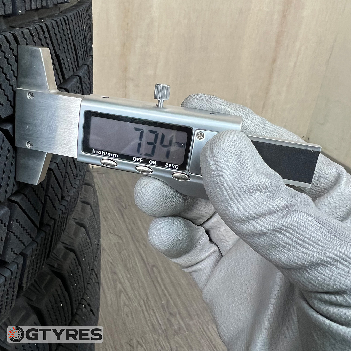 Bridgestone BLIZZAK VRX3 215/55 R16, фото 6