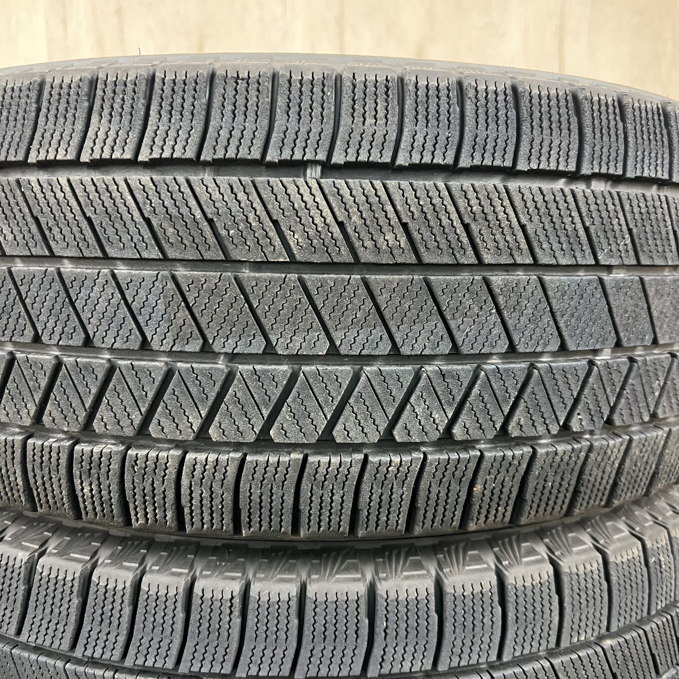 Bridgestone BLIZZAK VRX3 215/55 R16, фото 2