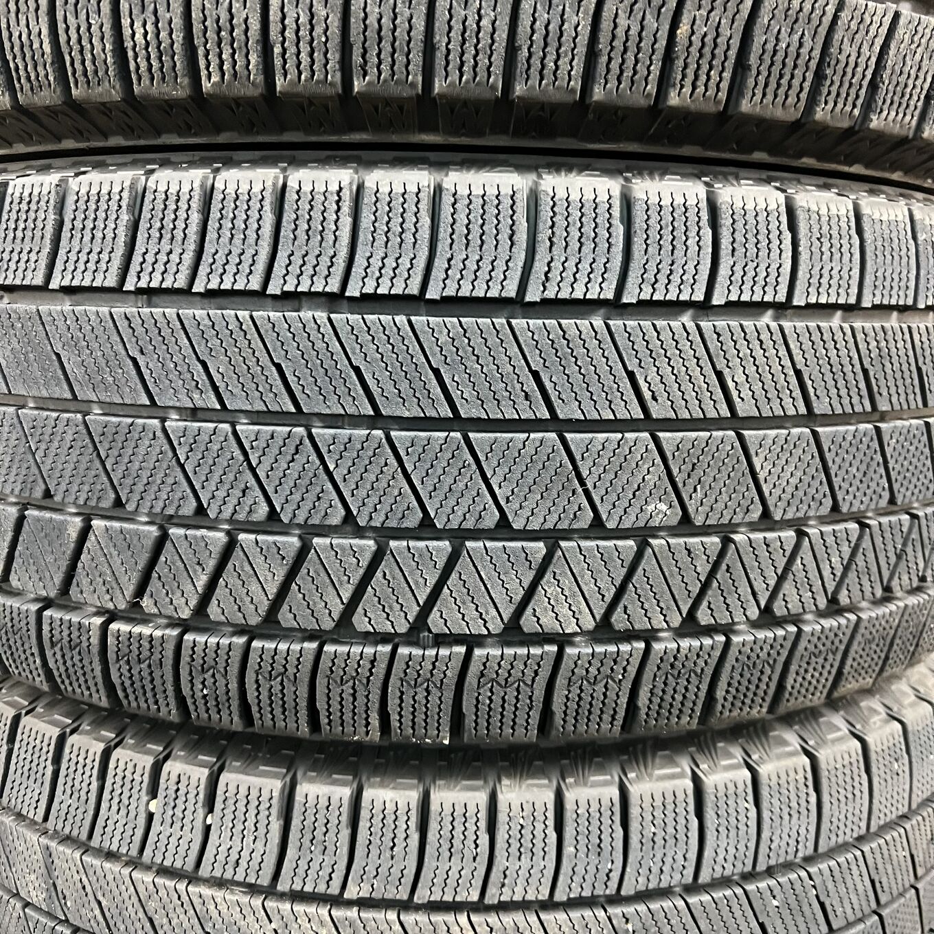 Bridgestone BLIZZAK VRX3 215/55 R16, фото 3