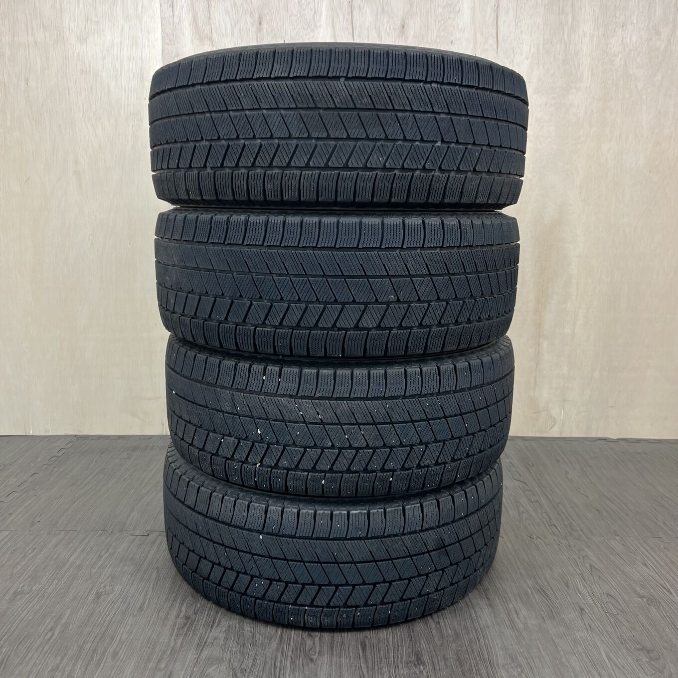 215/55 R16 Bridgestone BLIZZAK VRX3 — 16 900 ¥/комплект
