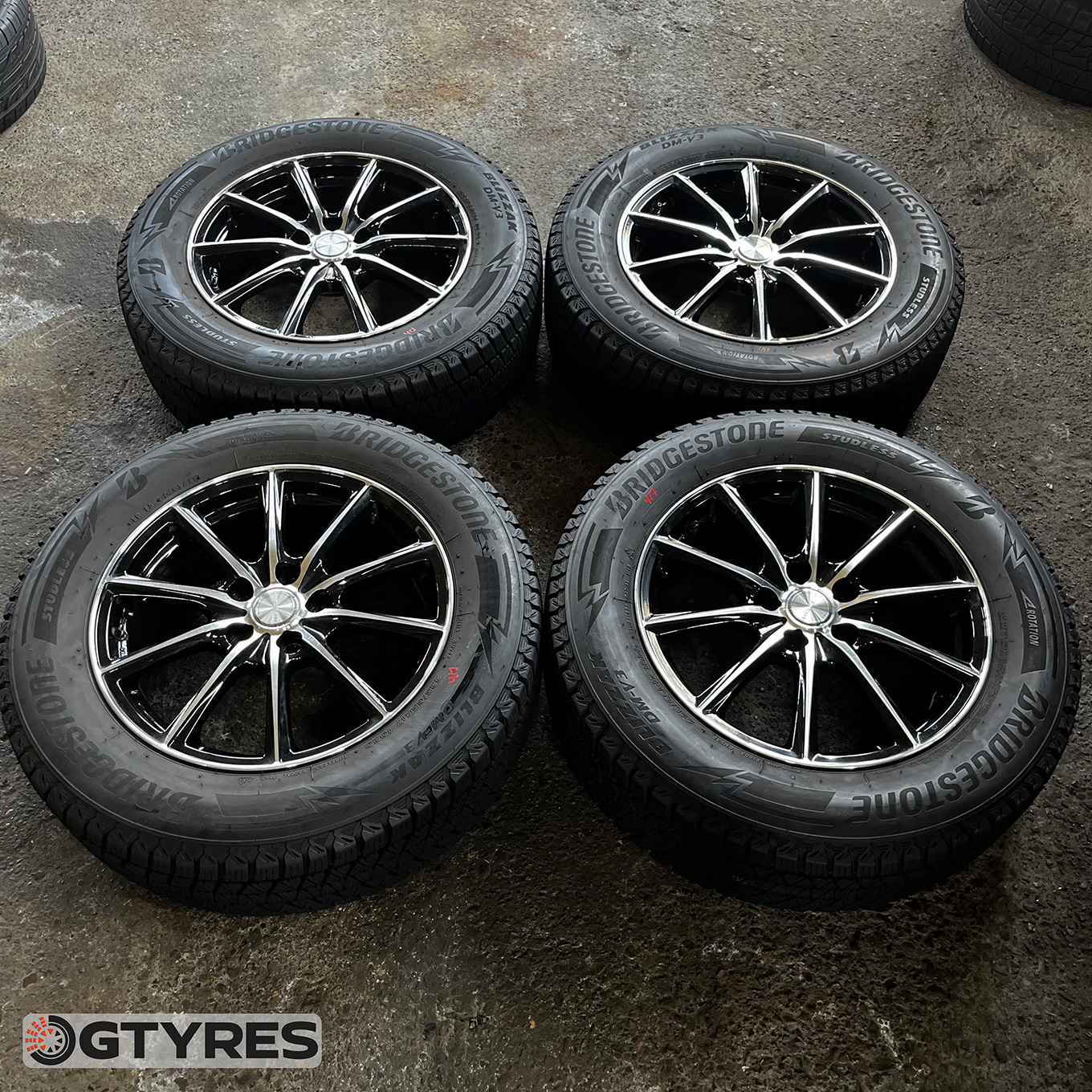 225/65 R17 Bridgestone BLIZZAK DM-V3 — 33 752 ¥/комплект
