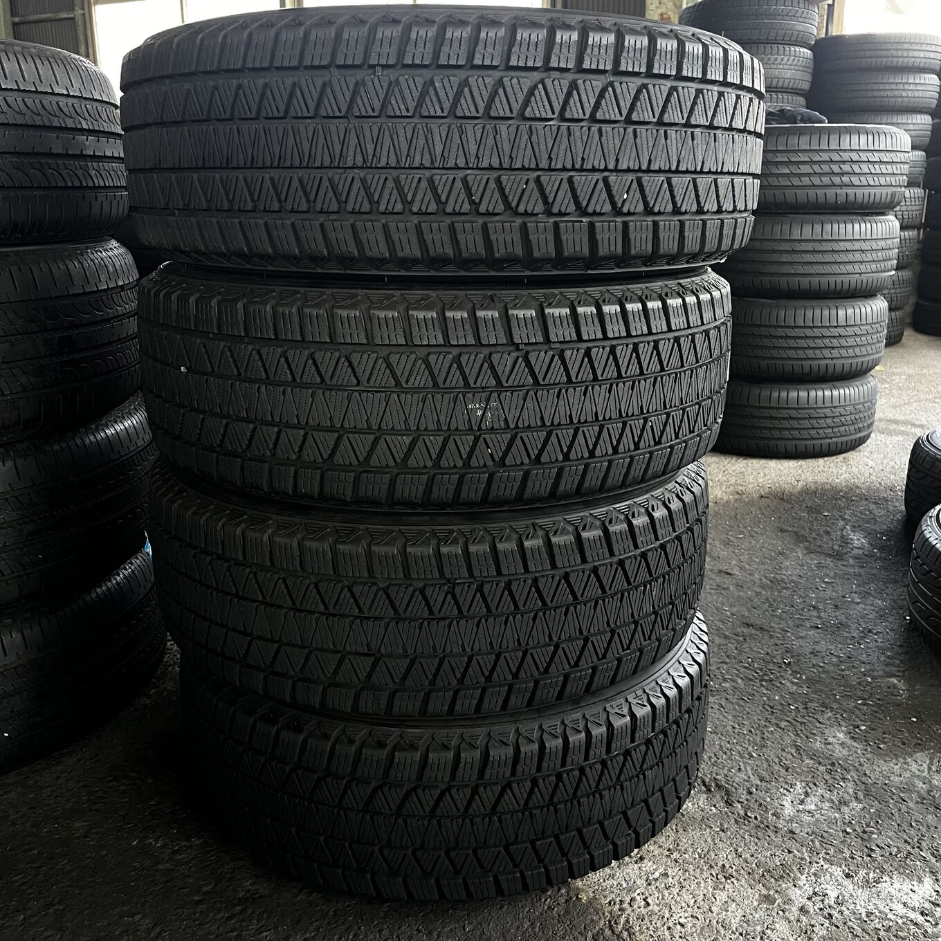 225/65 R17 Bridgestone BLIZZAK DM-V3 — 12 600 ¥/комплект
