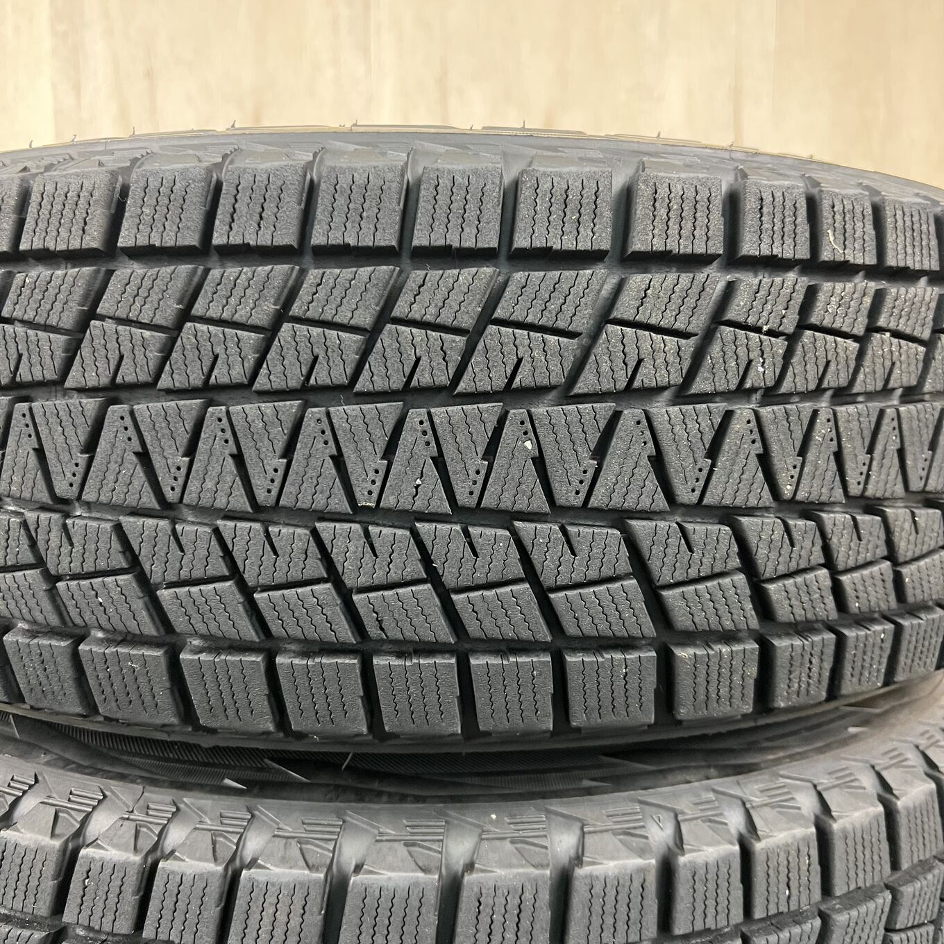 Bridgestone BLIZZAK DM-V1 215/65 R16, фото 2