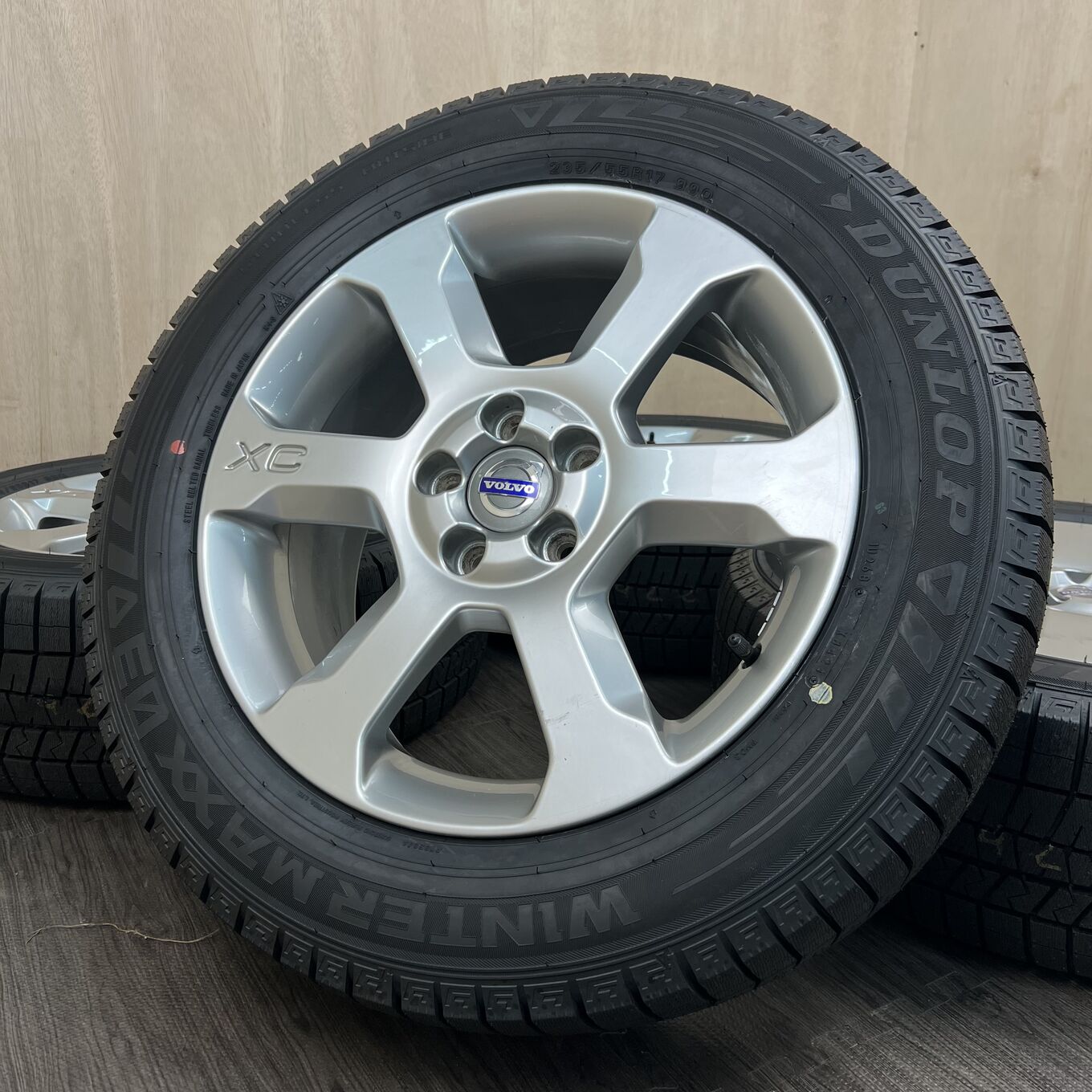 R17 7.5J ET55 5x108 XC70, XC60, XC90 — 42 400 ¥/комплект