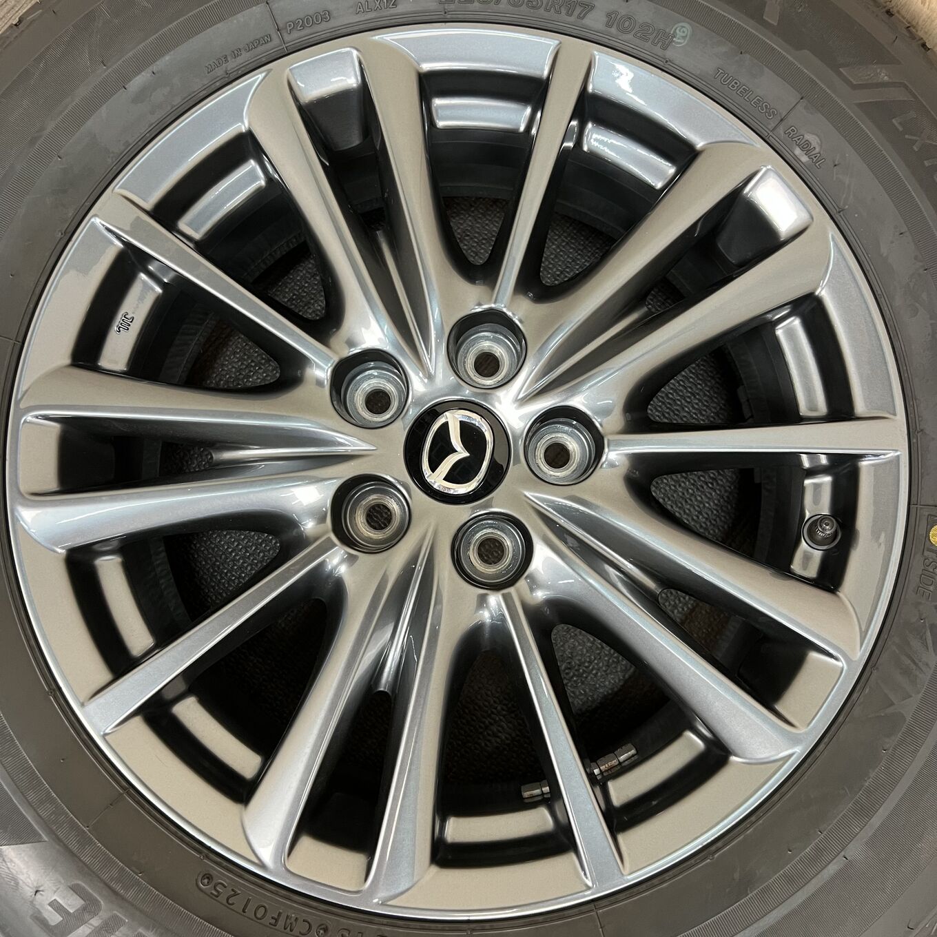 Bridgestone MAZDA 225/65 R17, фото 4
