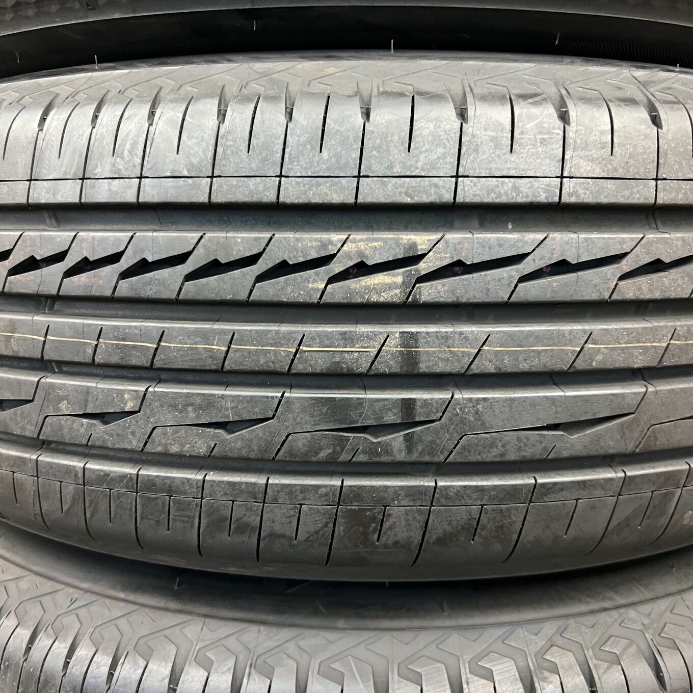 Bridgestone ALENZA LX100 225/65 R17, фото 4