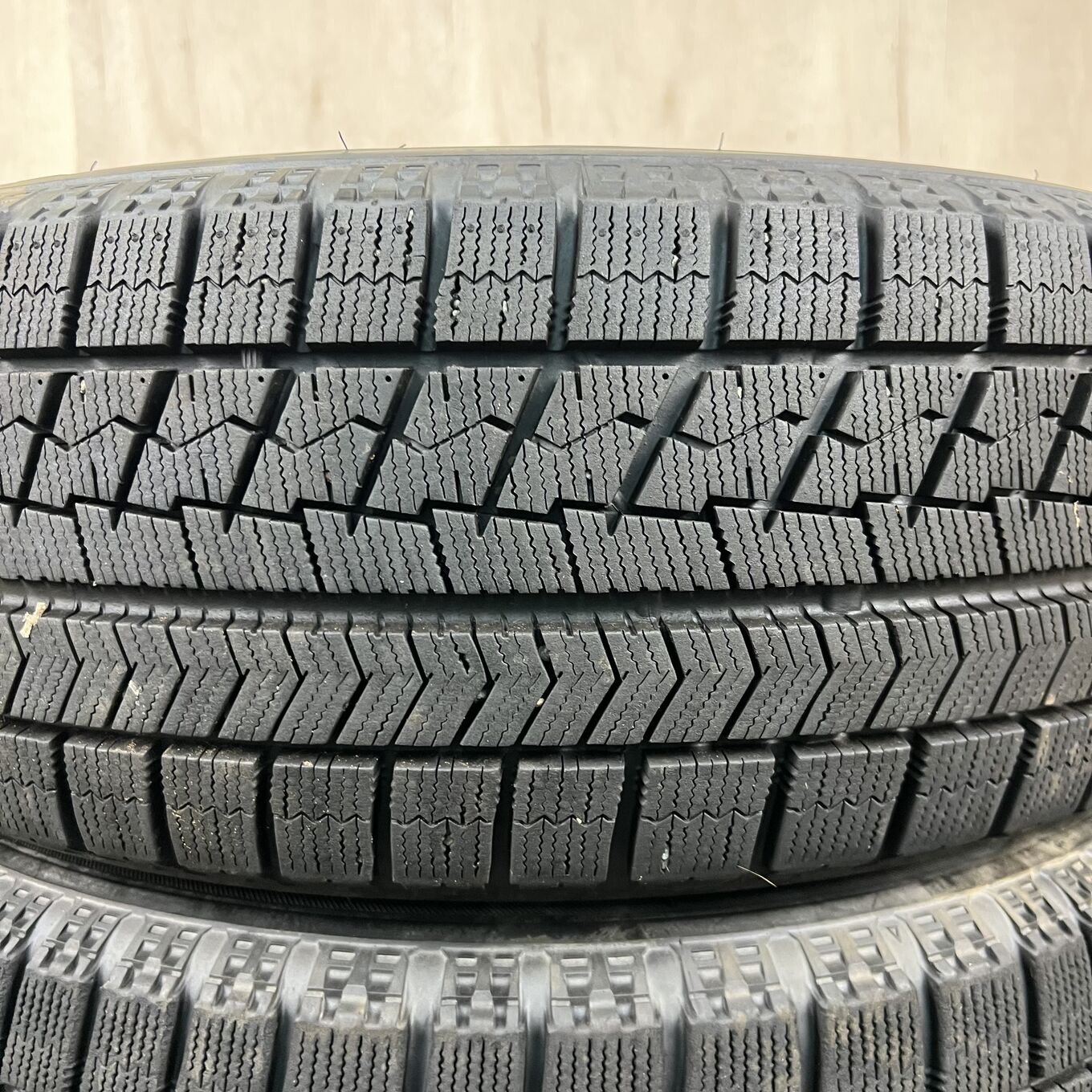 Bridgestone BLIZZAK VRX 215/60 R16, фото 2