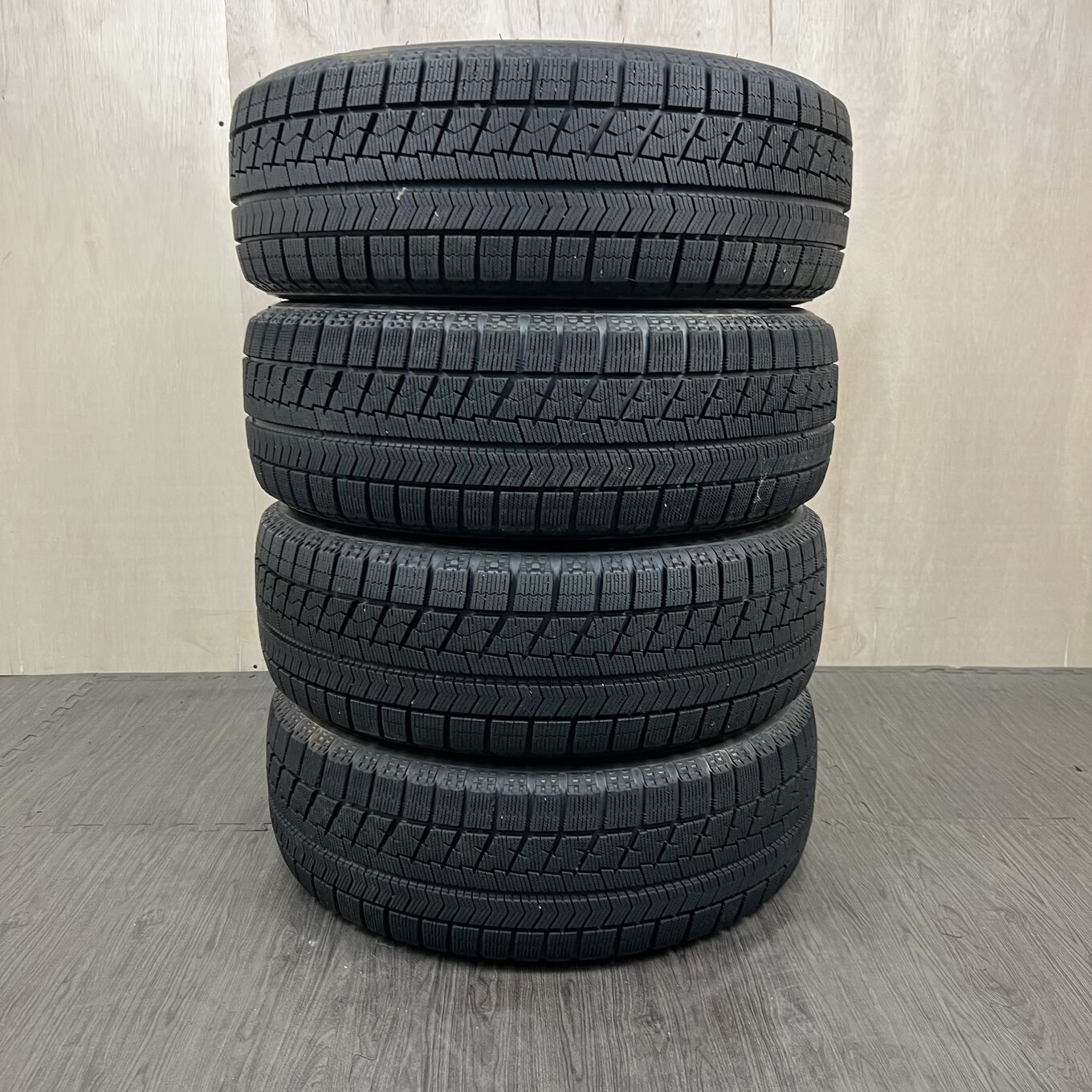 215/60 R16 Bridgestone BLIZZAK VRX — 12 600 ¥/комплект