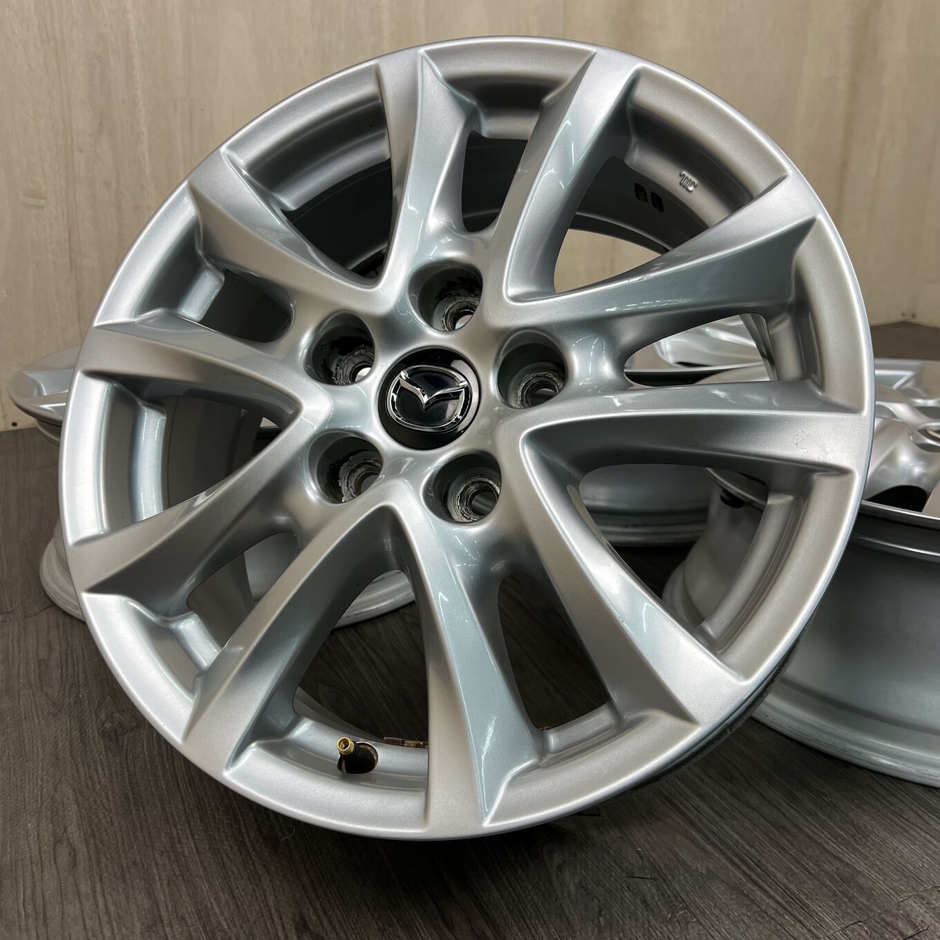 R16 6.5J ET50 5x114.3 AXELA — 25 400 ¥/комплект