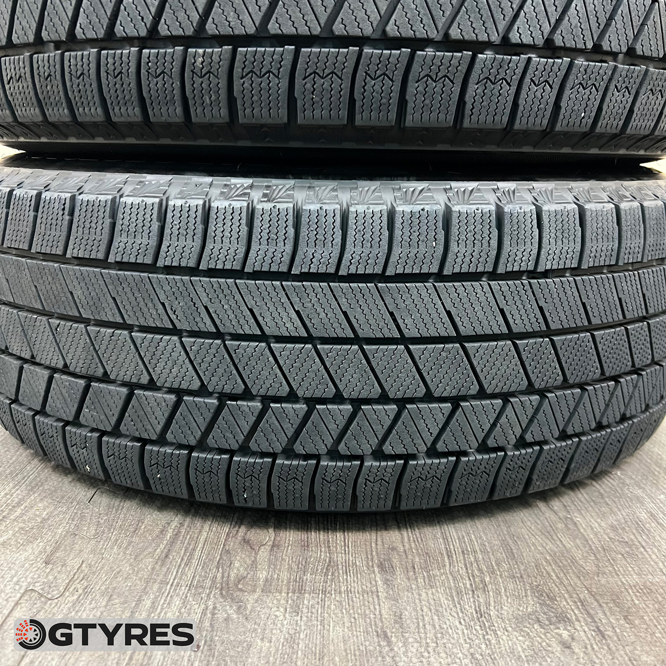 Bridgestone BLIZZAK VRX3 215/60 R16, фото 2