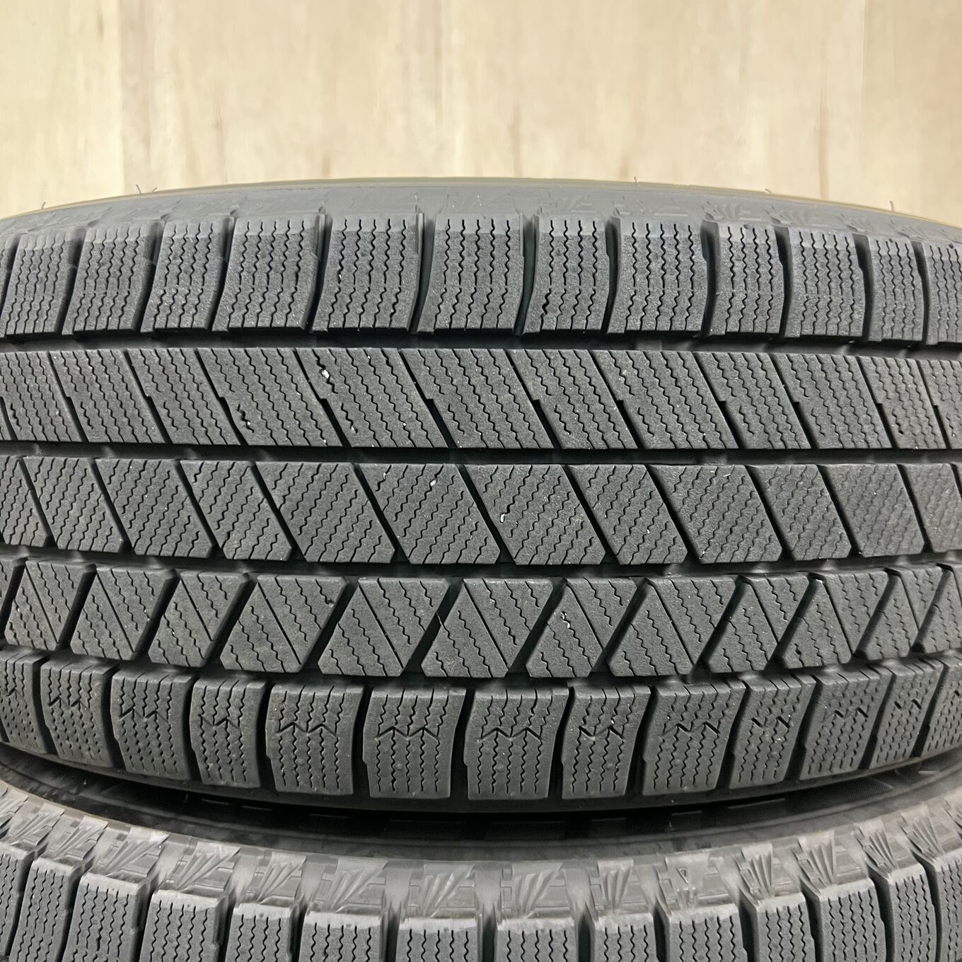Bridgestone BLIZZAK VRX3 215/60 R16, фото 2