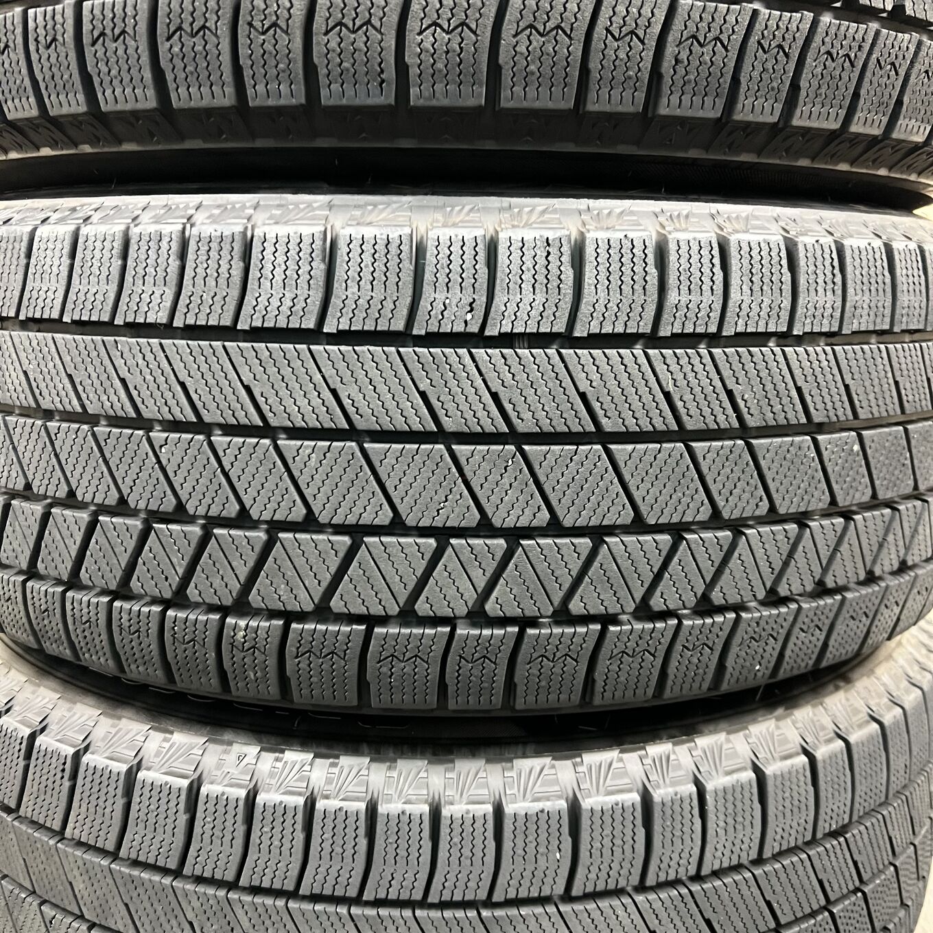 Bridgestone BLIZZAK VRX3 215/60 R16, фото 4