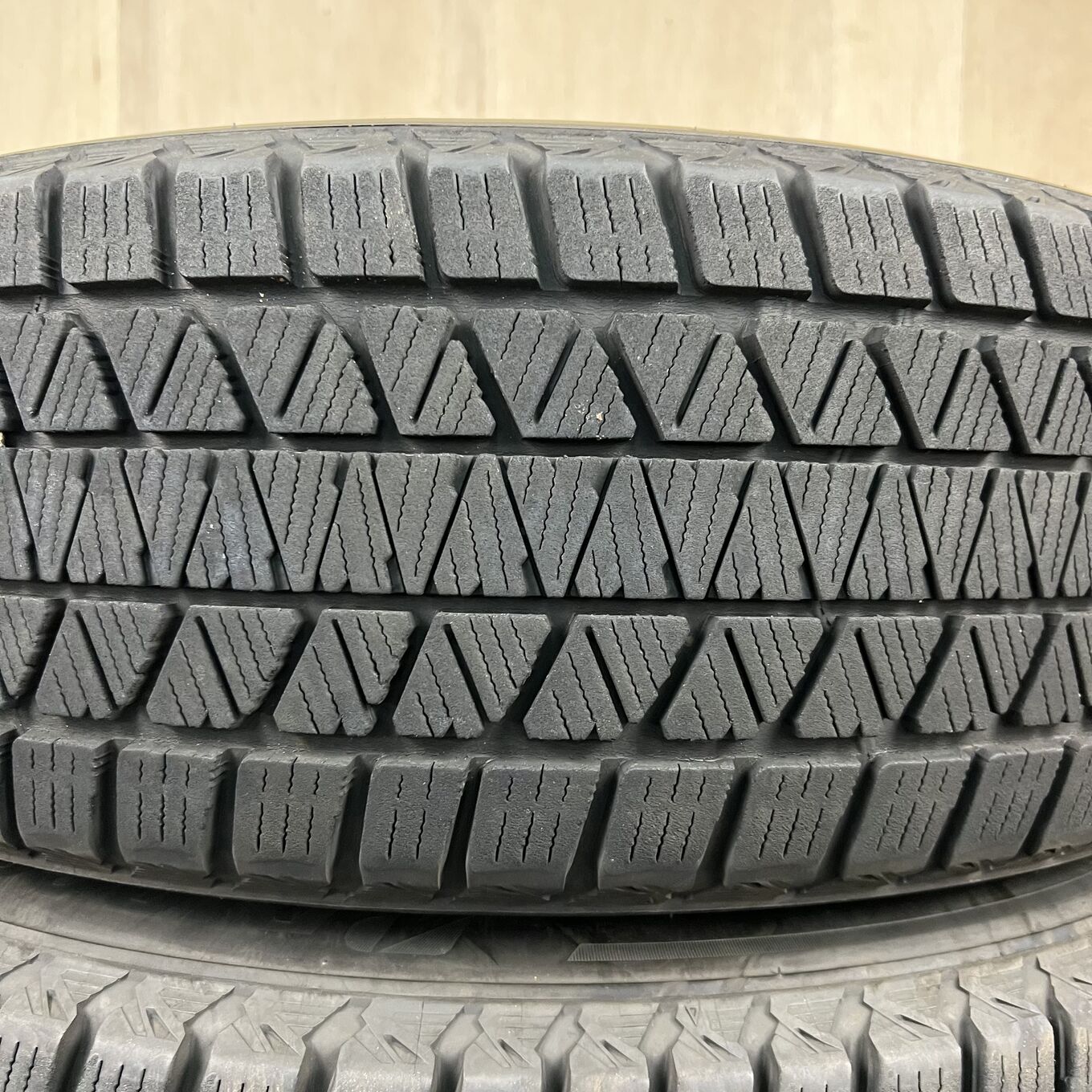 Bridgestone BLIZZAK DM-V3 225/60 R18, фото 2
