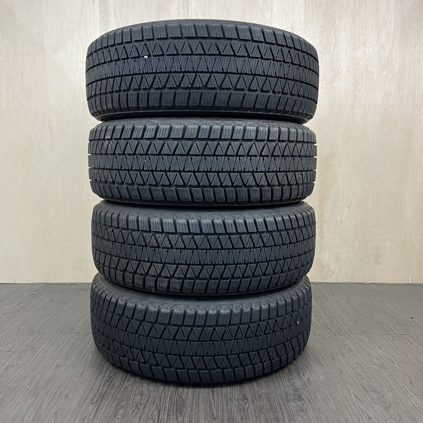 225/60 R18 Bridgestone BLIZZAK DM-V3 — 25 400 ¥/комплект