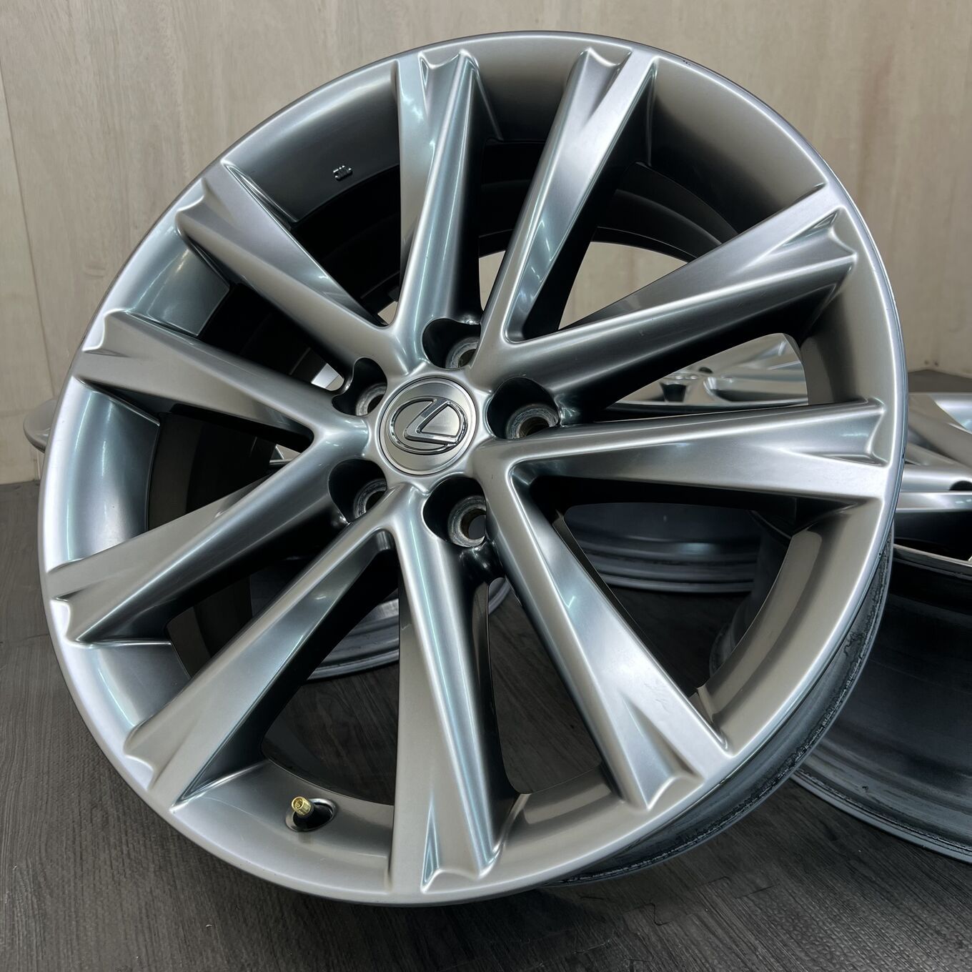 R19 7.5J ET35 5x114.3 RX — 64 600 ¥/комплект