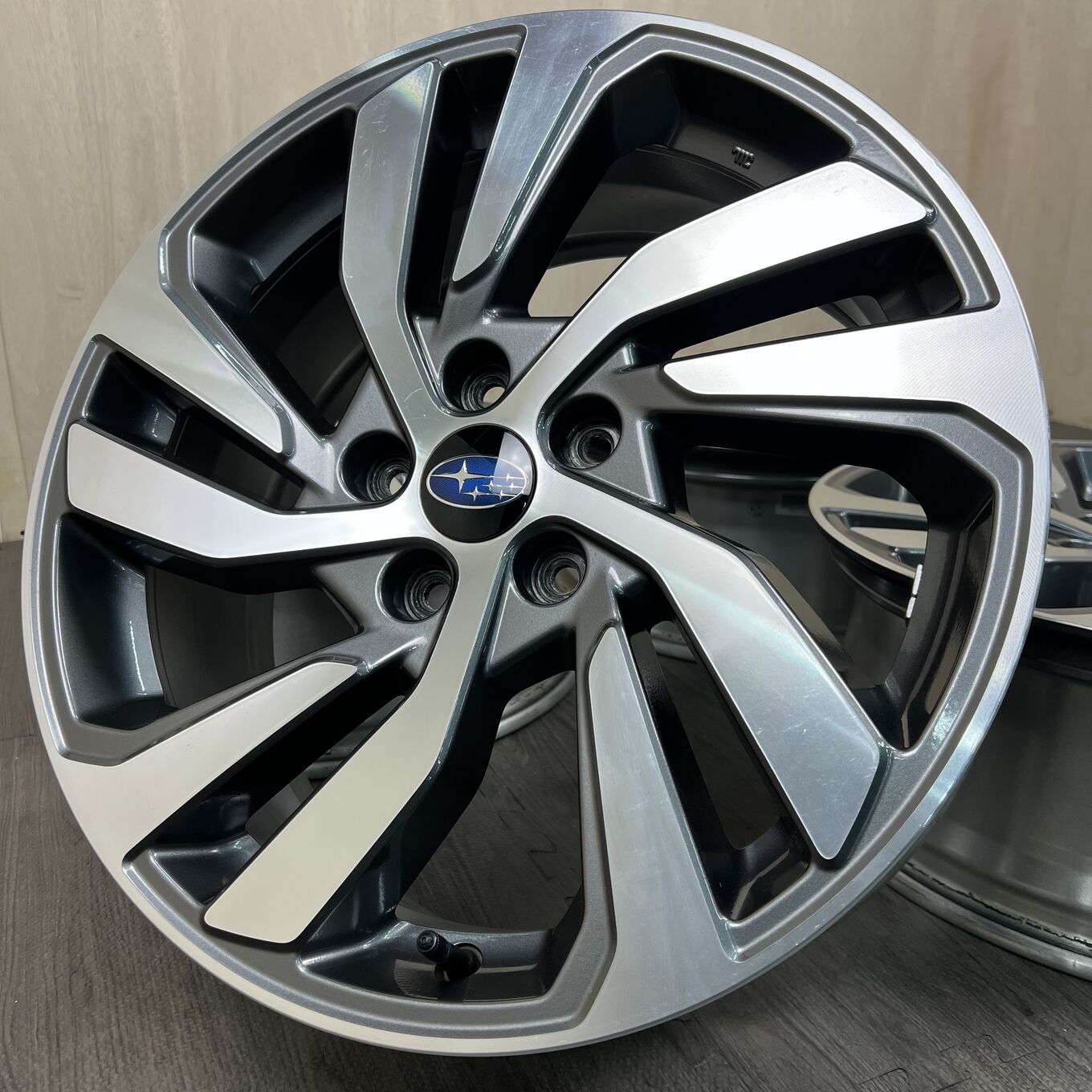 R18 7.5J ET55 5x114.3 LEVORG — 53 400 ¥/комплект