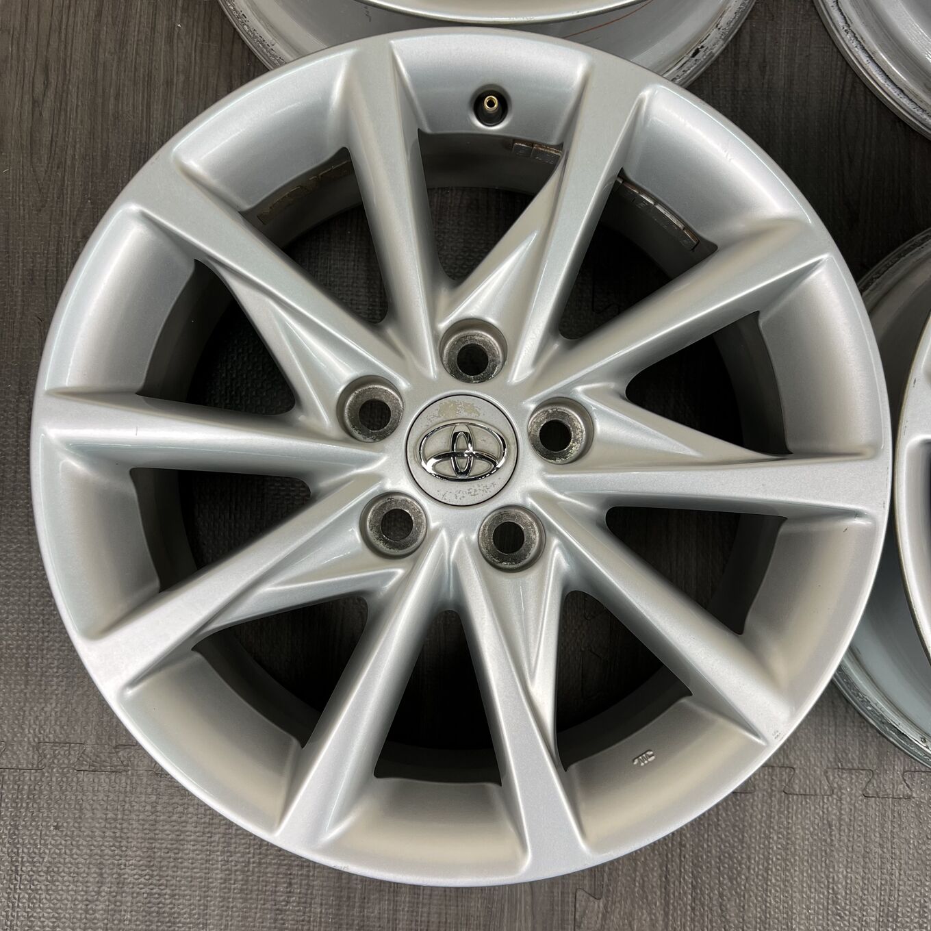 Toyo PRIUS ALPHA R17 7J ET45 5x114.3, фото 2