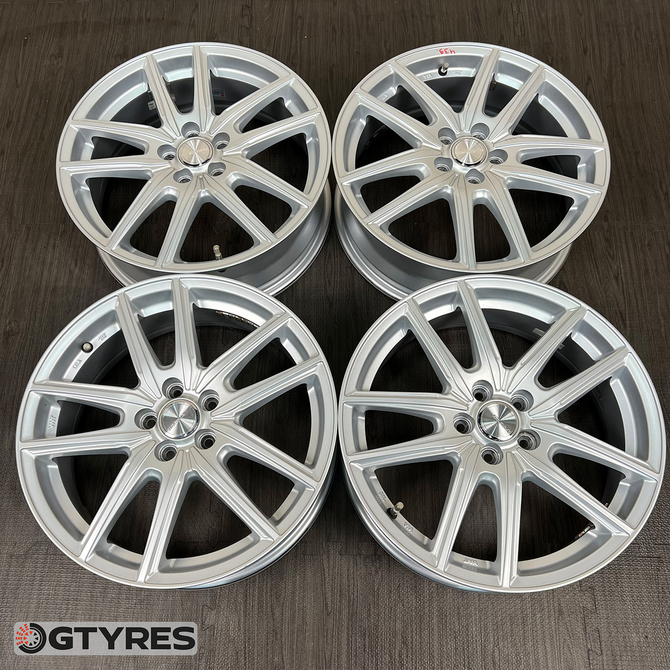 195/60 R17 Goodyear ICE NAVI 7 — 67 500 ¥/комплект