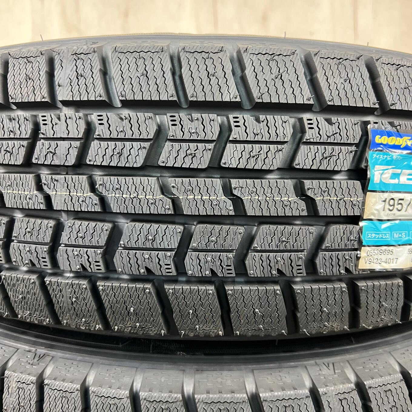 Goodyear ICE NAVI 7 195/60 R17, фото 2