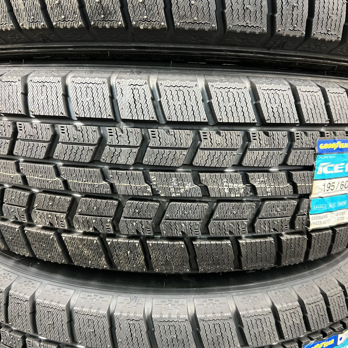 Goodyear ICE NAVI 7 195/60 R17, фото 4