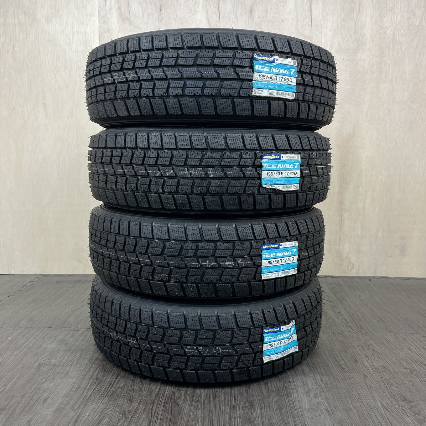 195/60 R17 Goodyear ICE NAVI 7 — 42 400 ¥/комплект